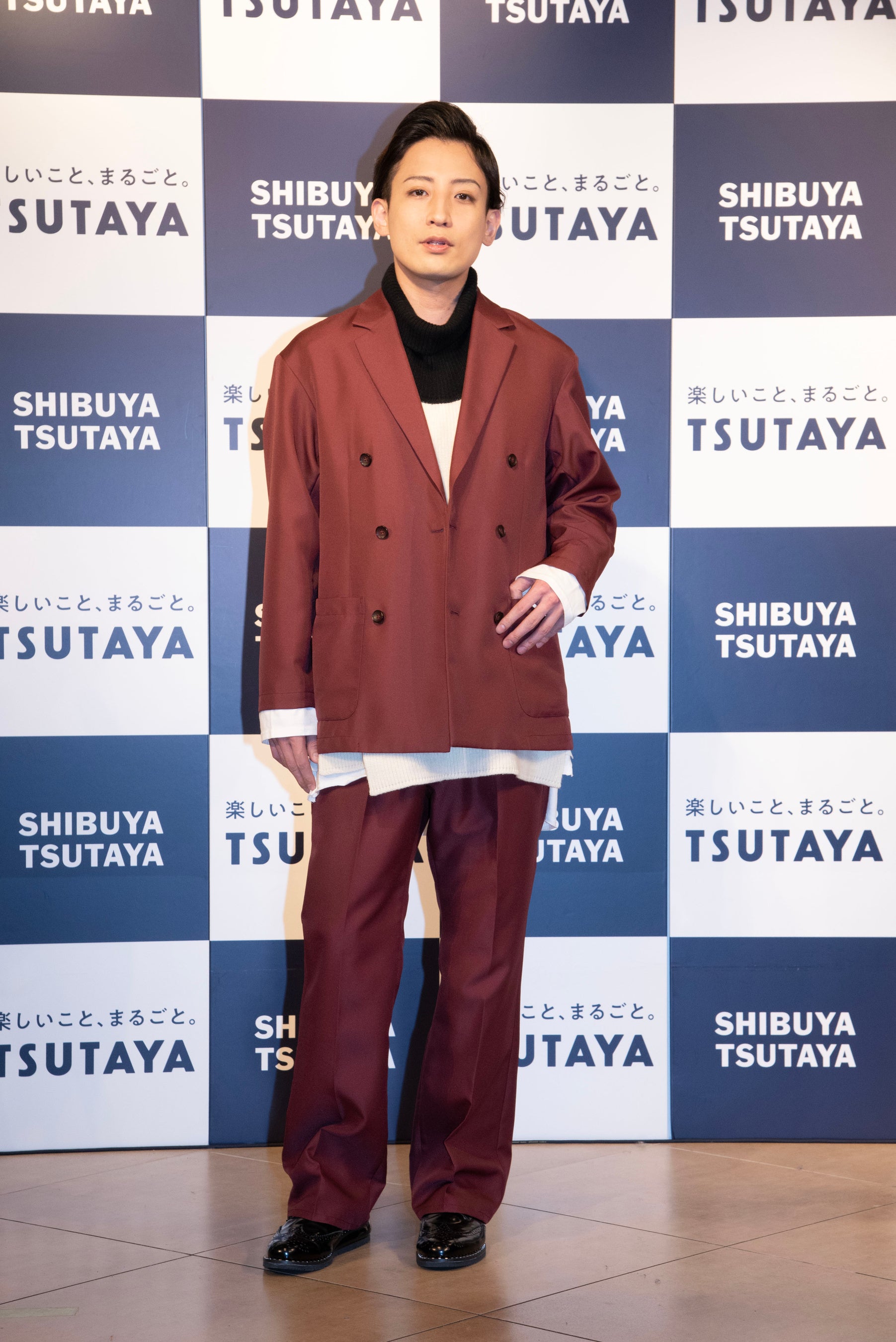 「陳内将2023.04-2024.03カレンダーブック」(東京ニュース通信社刊)