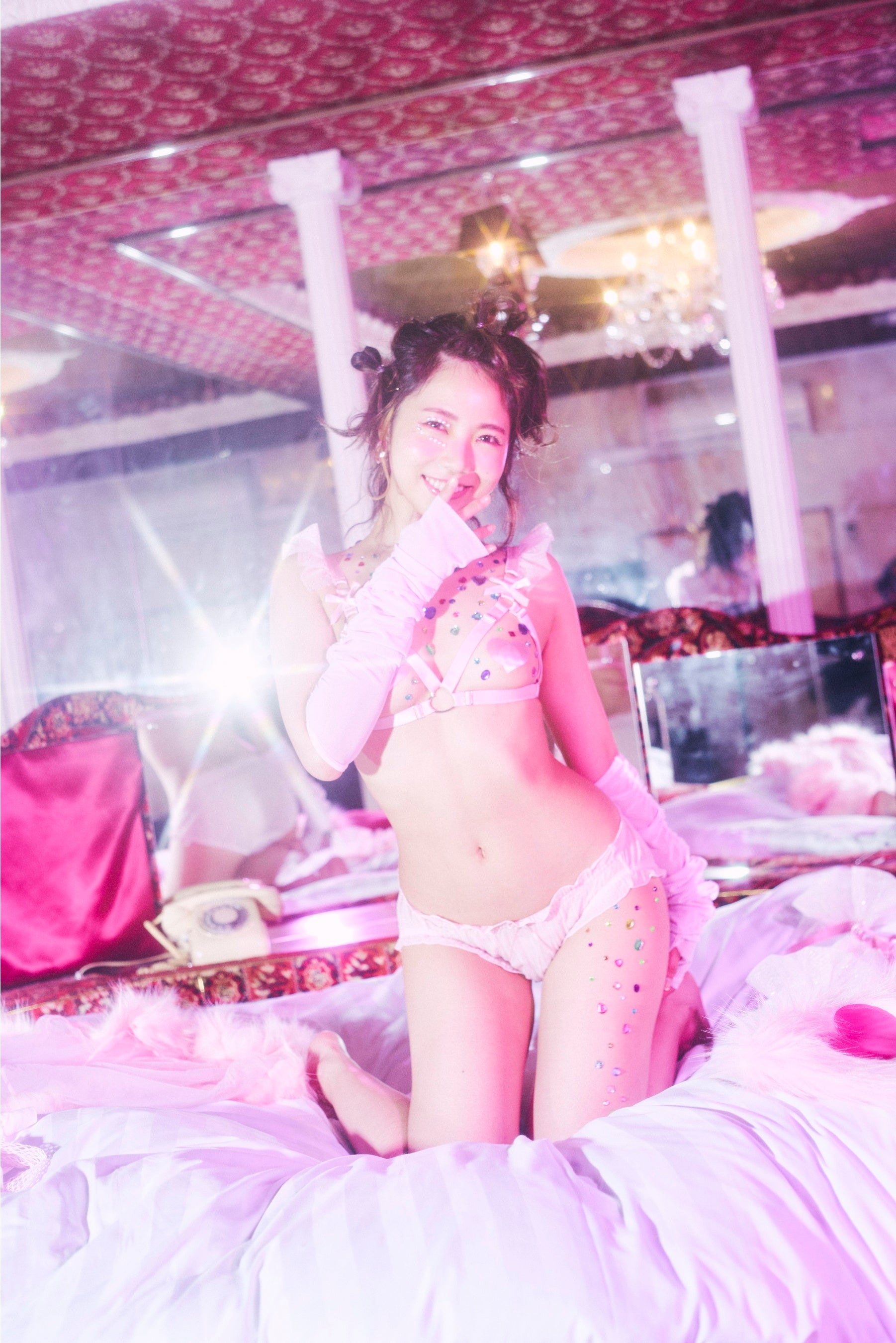 「戸田真琴フォトブック Makolin is」(東京ニュース通信社刊)