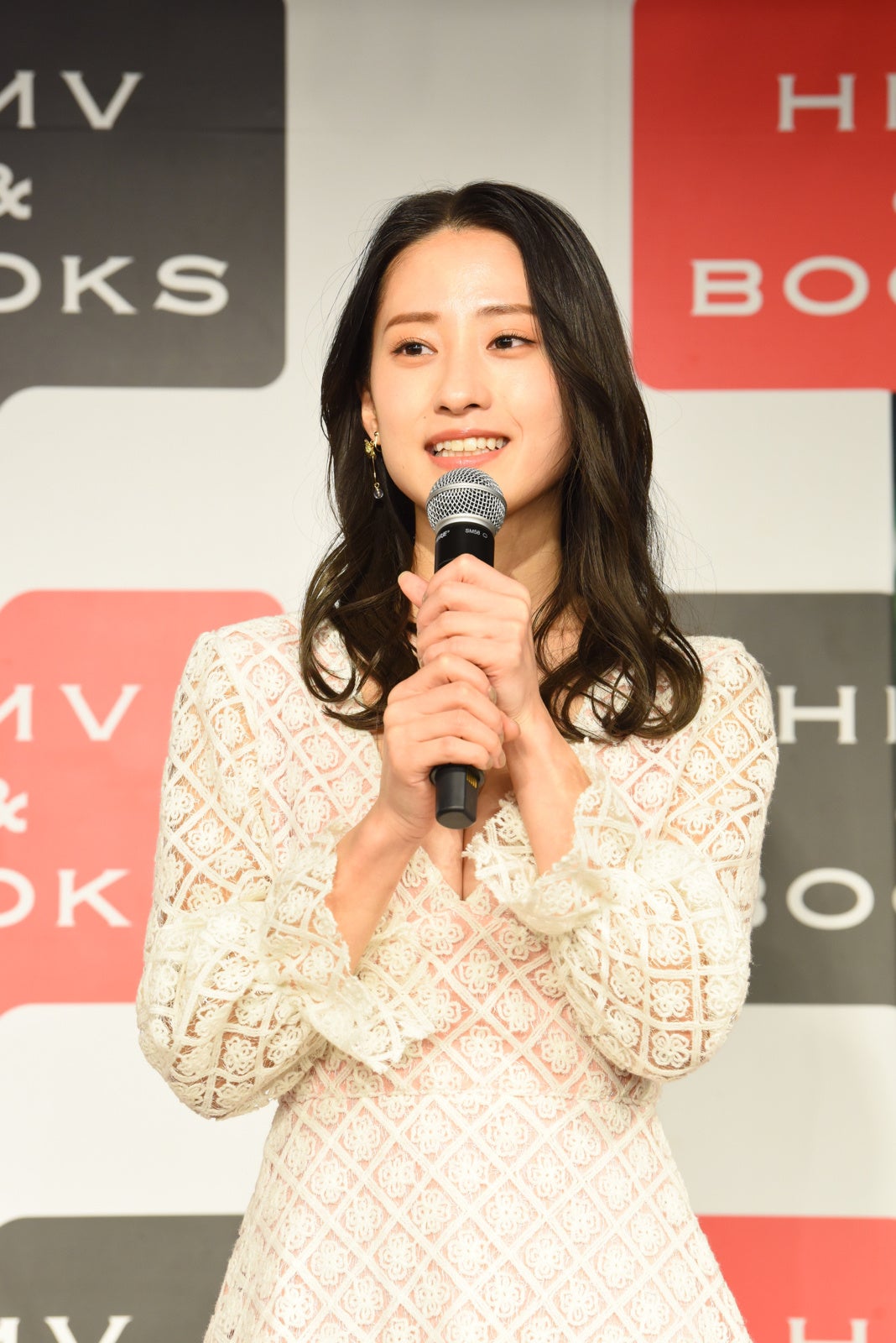 「澄田綾乃1st写真集 PURITY」(東京ニュース通信社刊) 