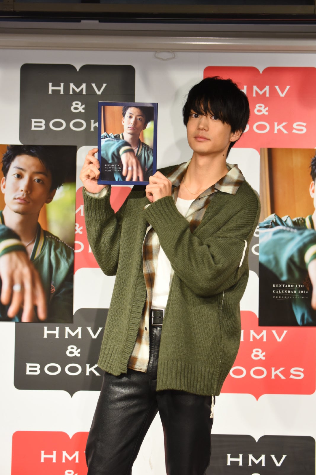 「伊藤健太郎カレンダー2024」​（東京ニュース通信社刊）