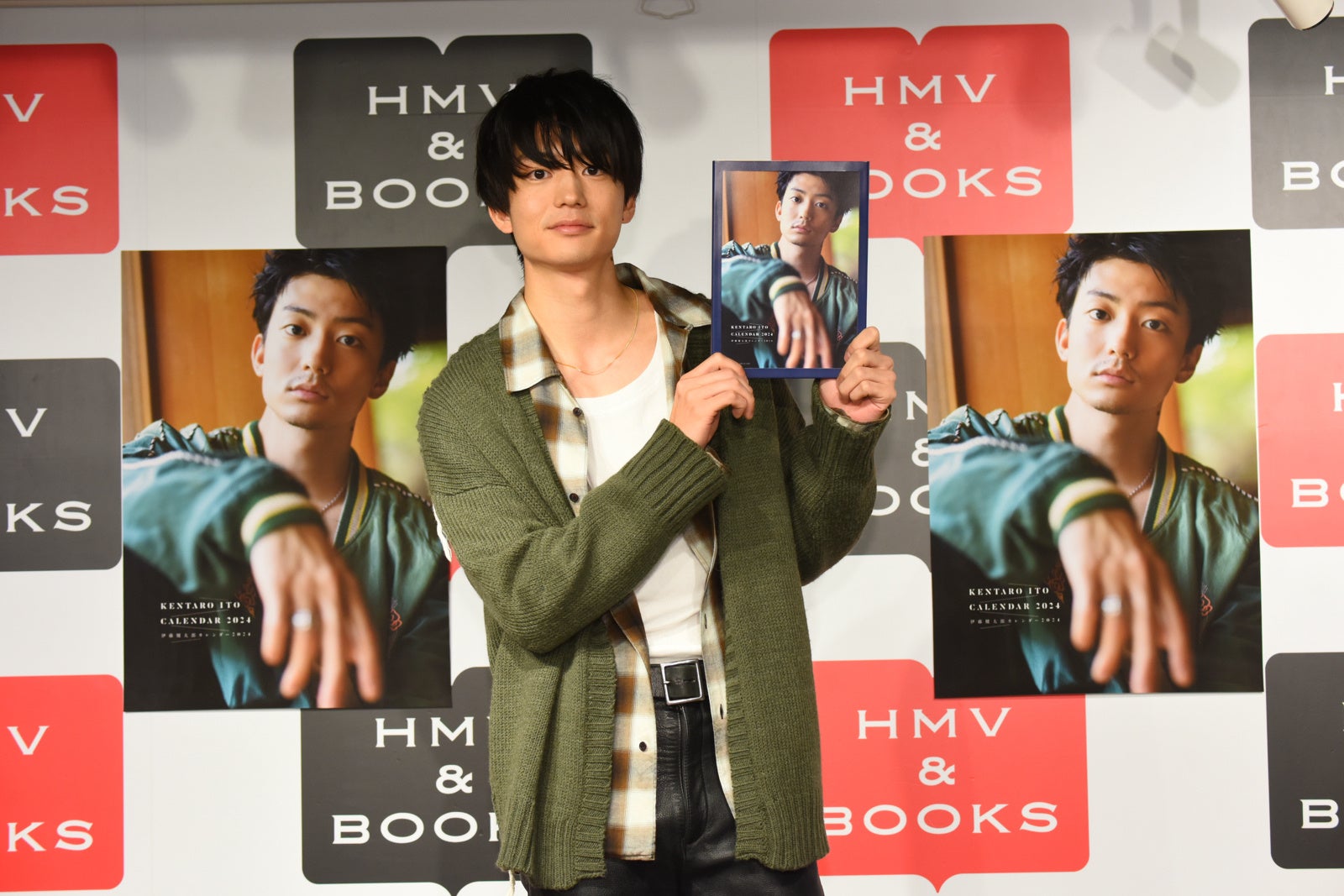 「伊藤健太郎カレンダー2024」​（東京ニュース通信社刊）