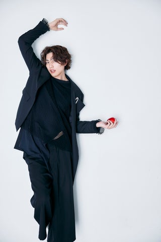 俳優・東啓介が2024年カレンダーブックを発売! 俳優・東啓介が2024年カレンダーブックを発売!