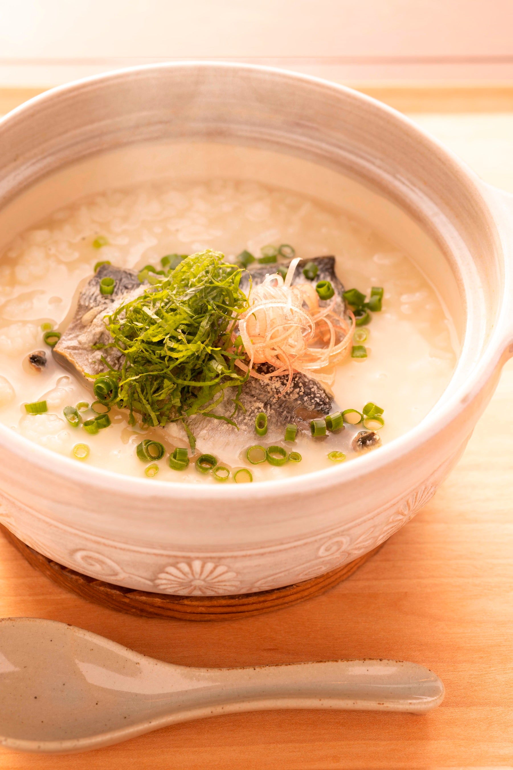 「厨房のありす公式ガイド ありすのやさしいごはんレシピ」（東京ニュース通信社刊）