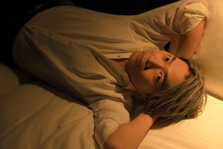 小西克幸のフォトブックからホテルで撮影したダンディー&セクシーな先行カットを初公開!主要通販サイトで1位獲得中! 小西克幸のフォトブックからホテルで撮影したダンディー&セクシーな先行カットを初公開!主要通販サイトで1位獲得中!