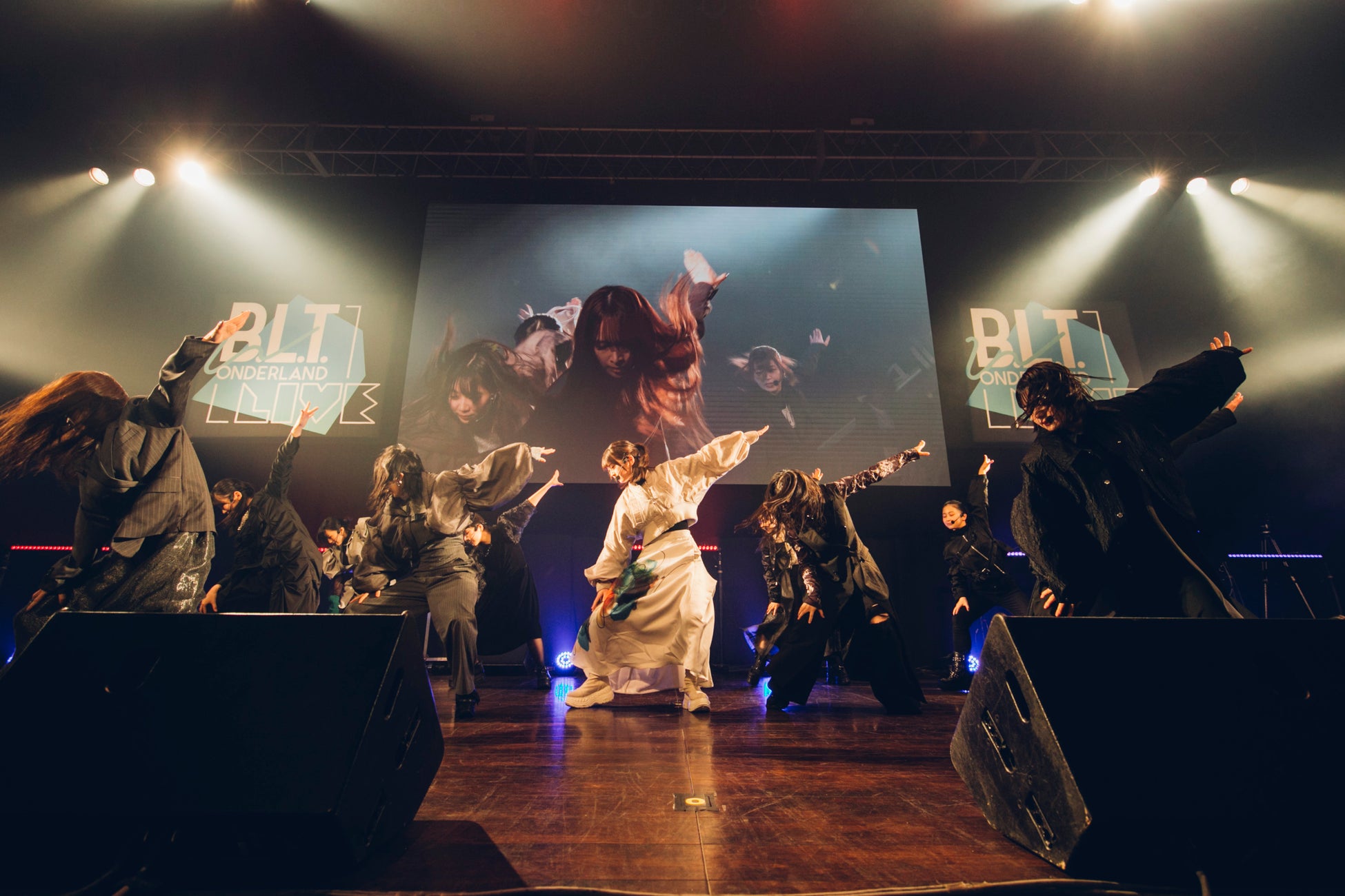 B.L.T. WONDERLAND LIVE vol.1: アイドルフェス開催！FRUITS ZIPPERや＃ババババンビが熱いステージを披露