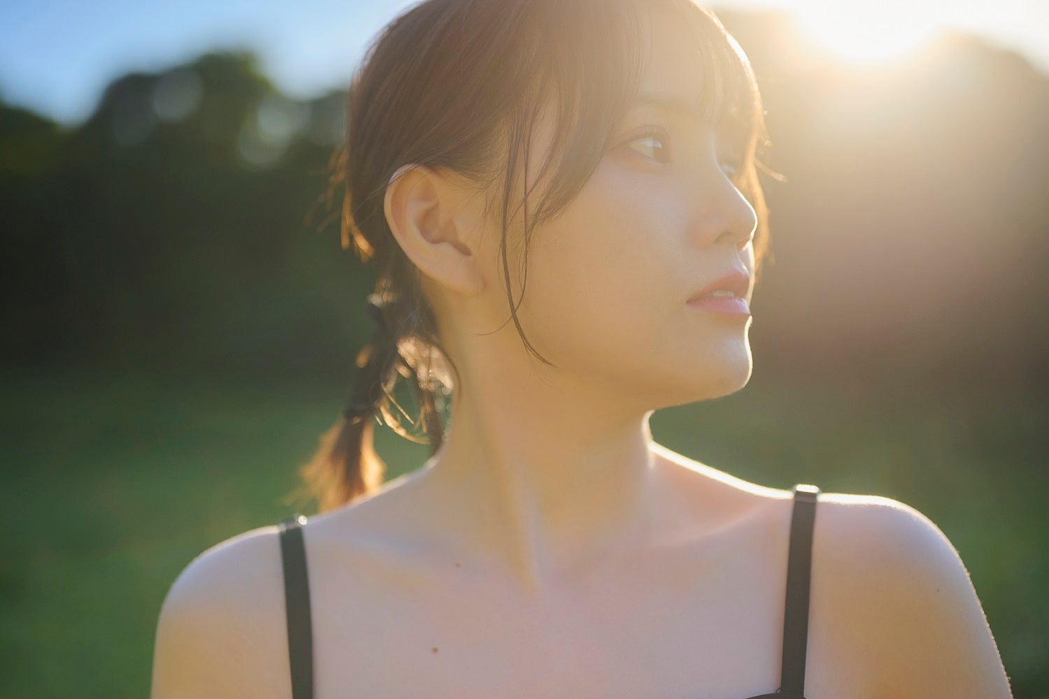 「鬼頭明里アニバーサリーフォトブック あかりのまま」（東京ニュース通信社刊）