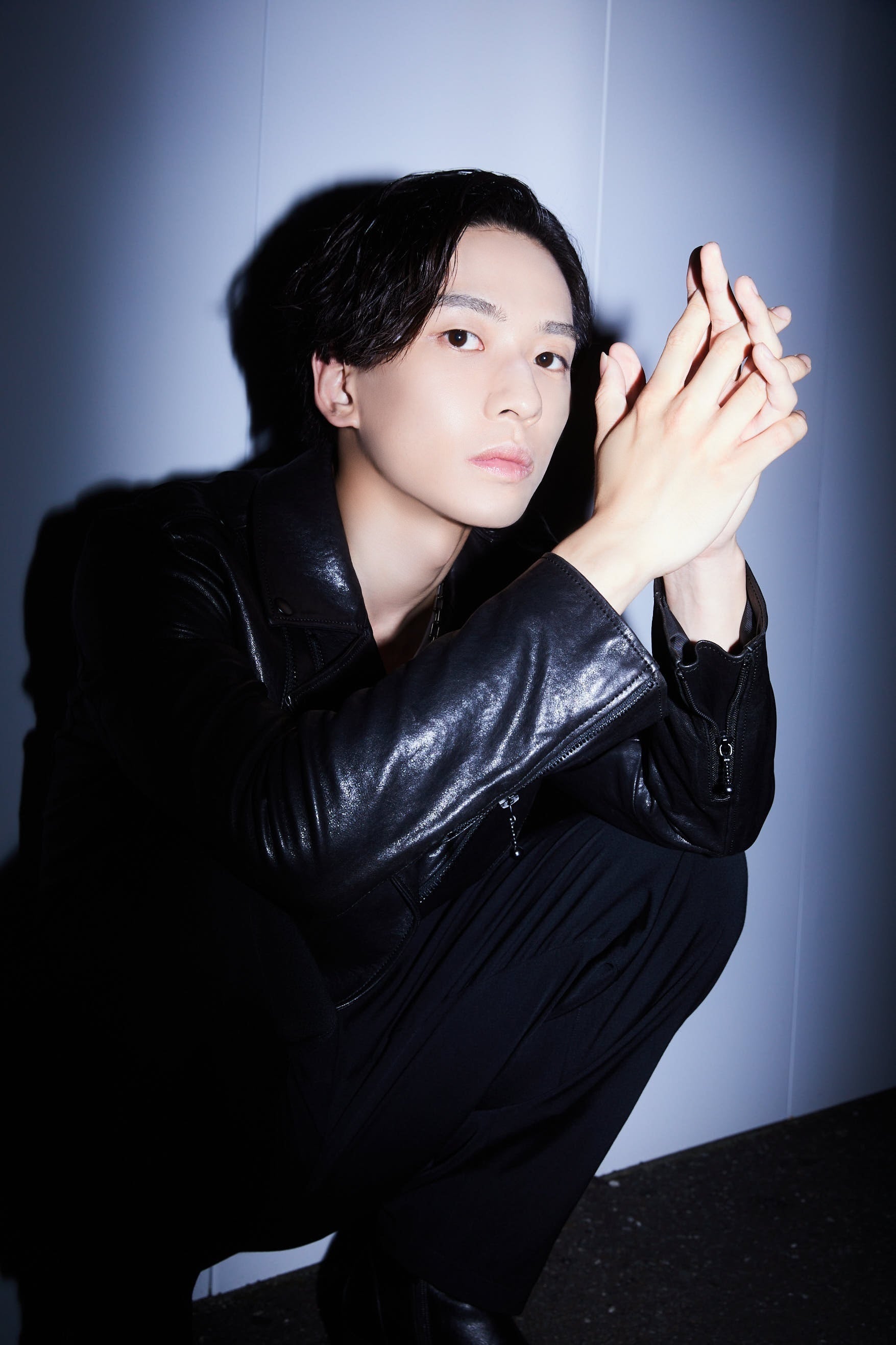 「吉高志音2025カレンダーブック」（東京ニュース通信社刊）