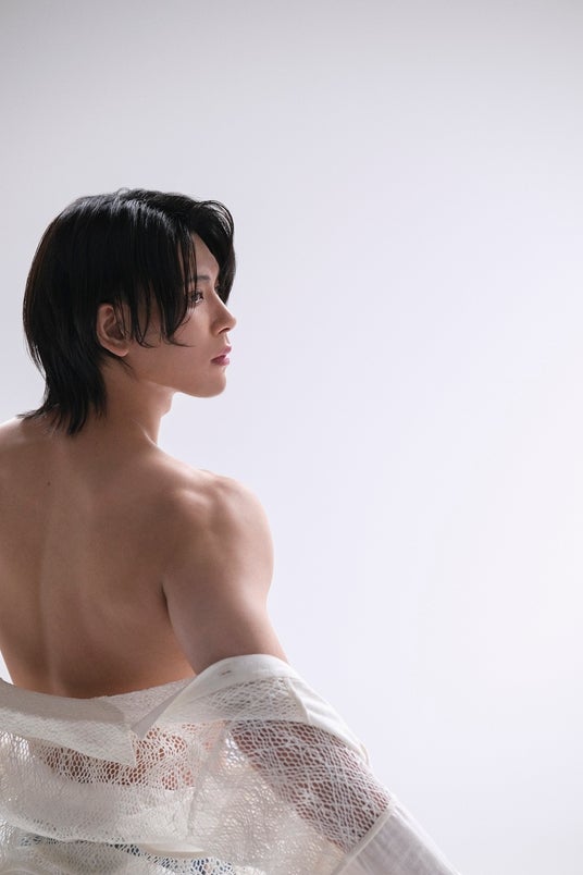 ミュージカル「忍たま乱太郎」で注目を集める俳優・松原凛の初写真集が発売決定! 木登り&刀を振りかざす迫力のカットを先行公開 ミュージカル「忍たま乱太郎」で注目を集める俳優・松原凛の初写真集が発売決定! 木登り&刀を振りかざす迫力のカットを先行公開