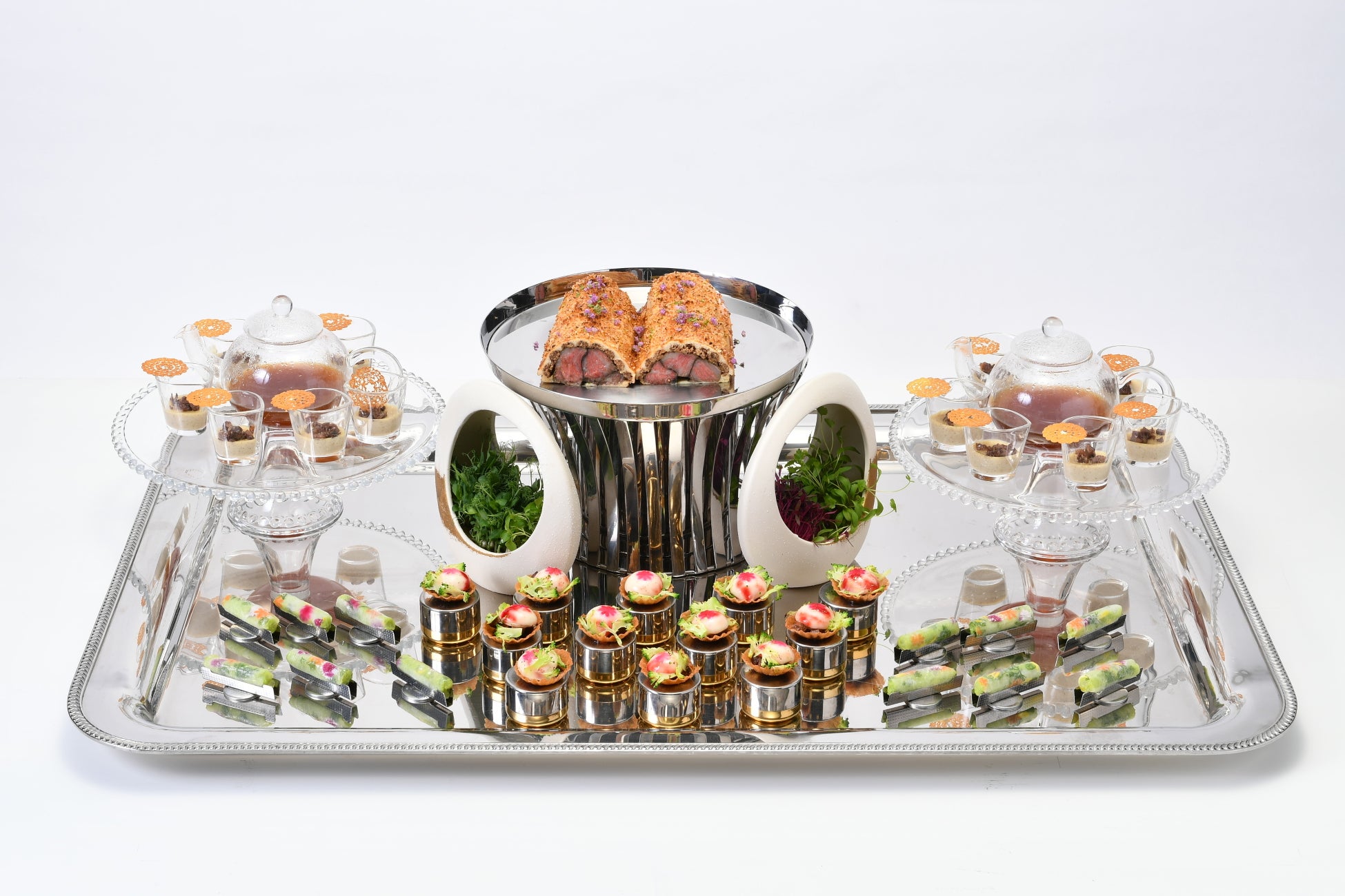 ボキューズ・ドール国内大会でプルミエ鳥取和牛賞を受賞した米田武史シェフの大皿料理