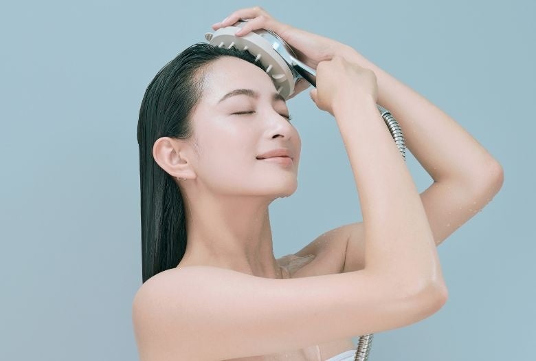 スカルプブラシの使用イメージ