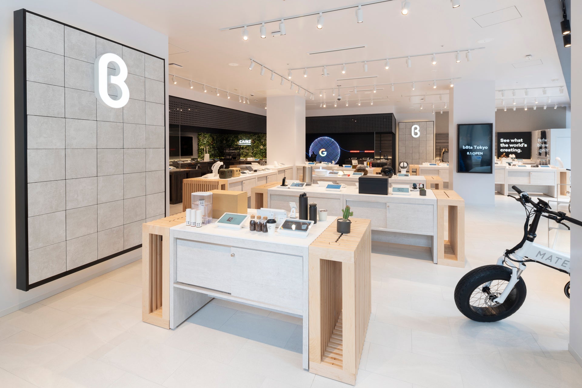 b8ta Tokyo – Yurakucho 内観