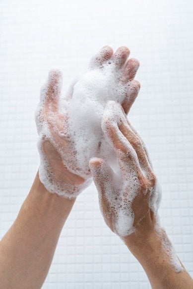 シンクロシャンプーオムFOR SCALP 泡イメージ