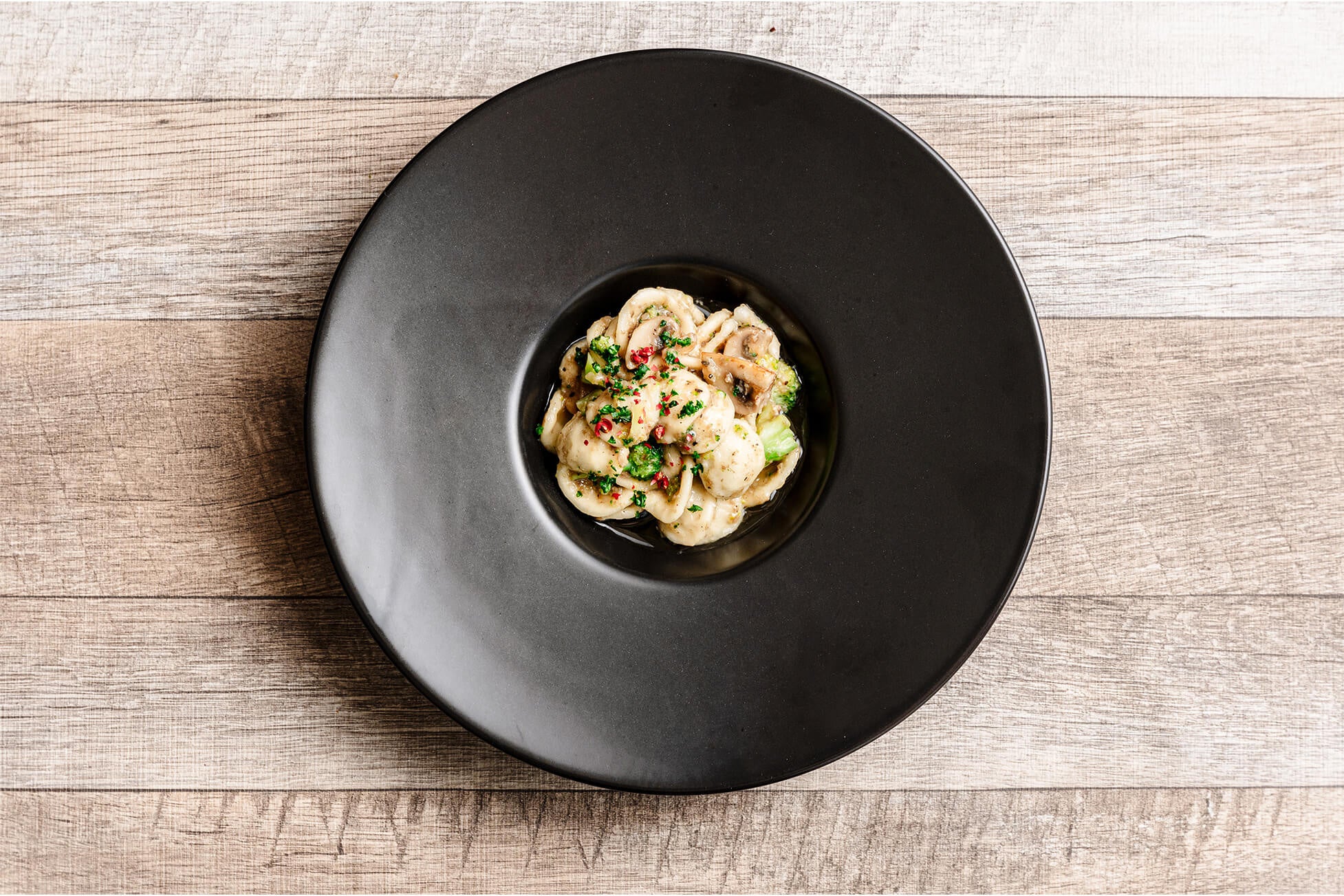 ブロッコリーとデュクセルのオレキエッテ