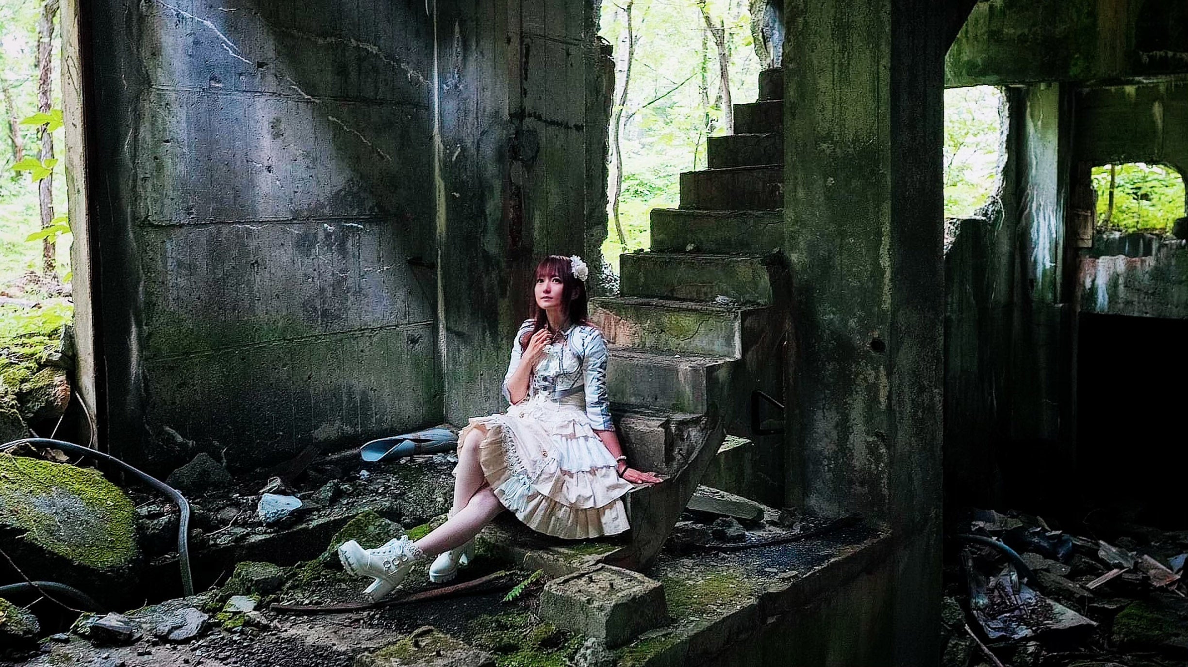 各地からの配信ライブや写真撮影でファンを楽しませている