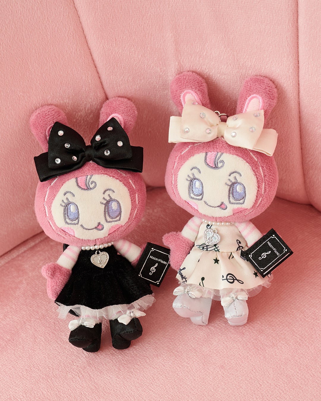 メゾピアノジュニアから、ブランド誕生25周年を記念し、ドレス