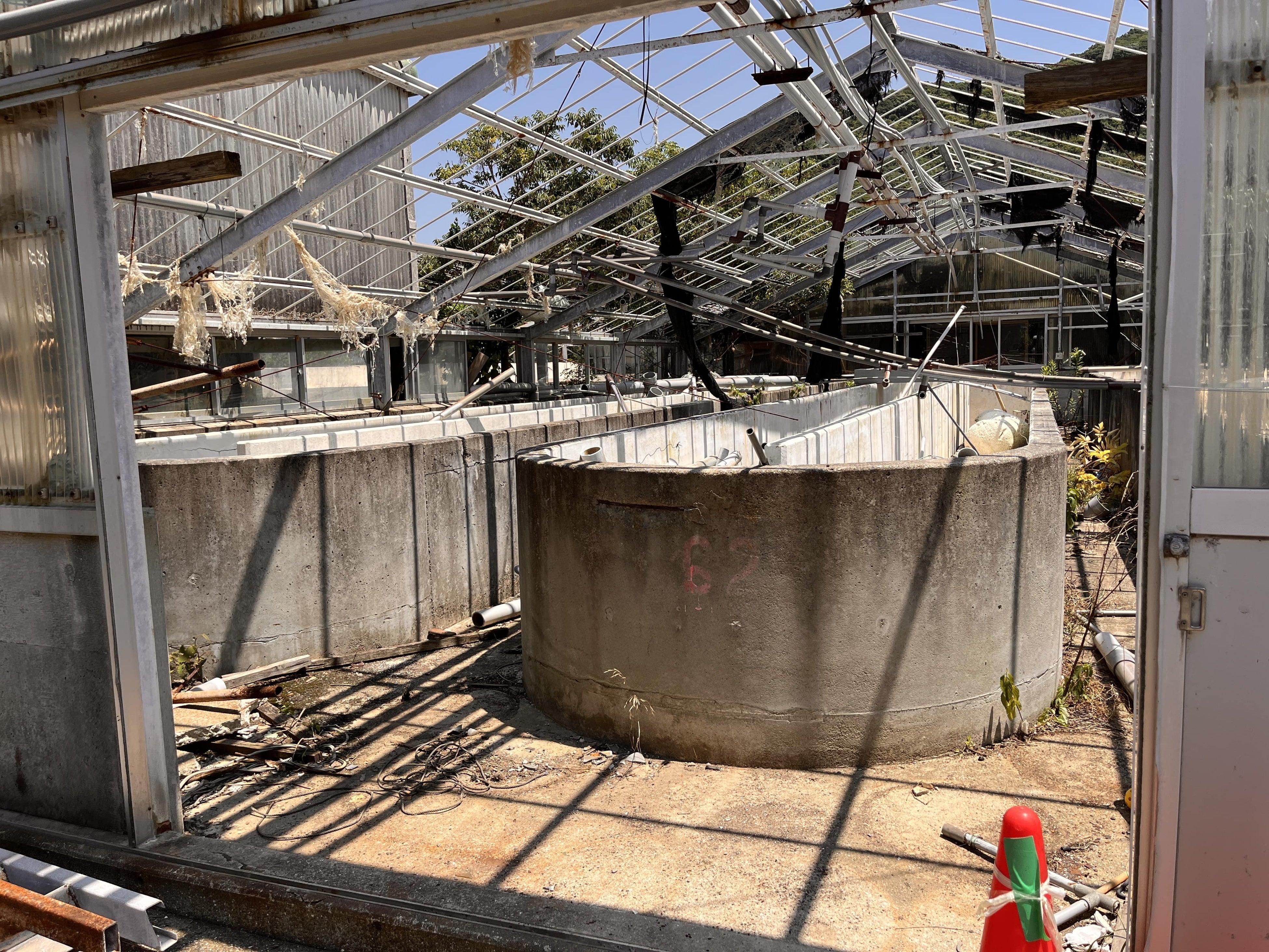 お借りした場所。以前はヒラメの養殖場だったそう。