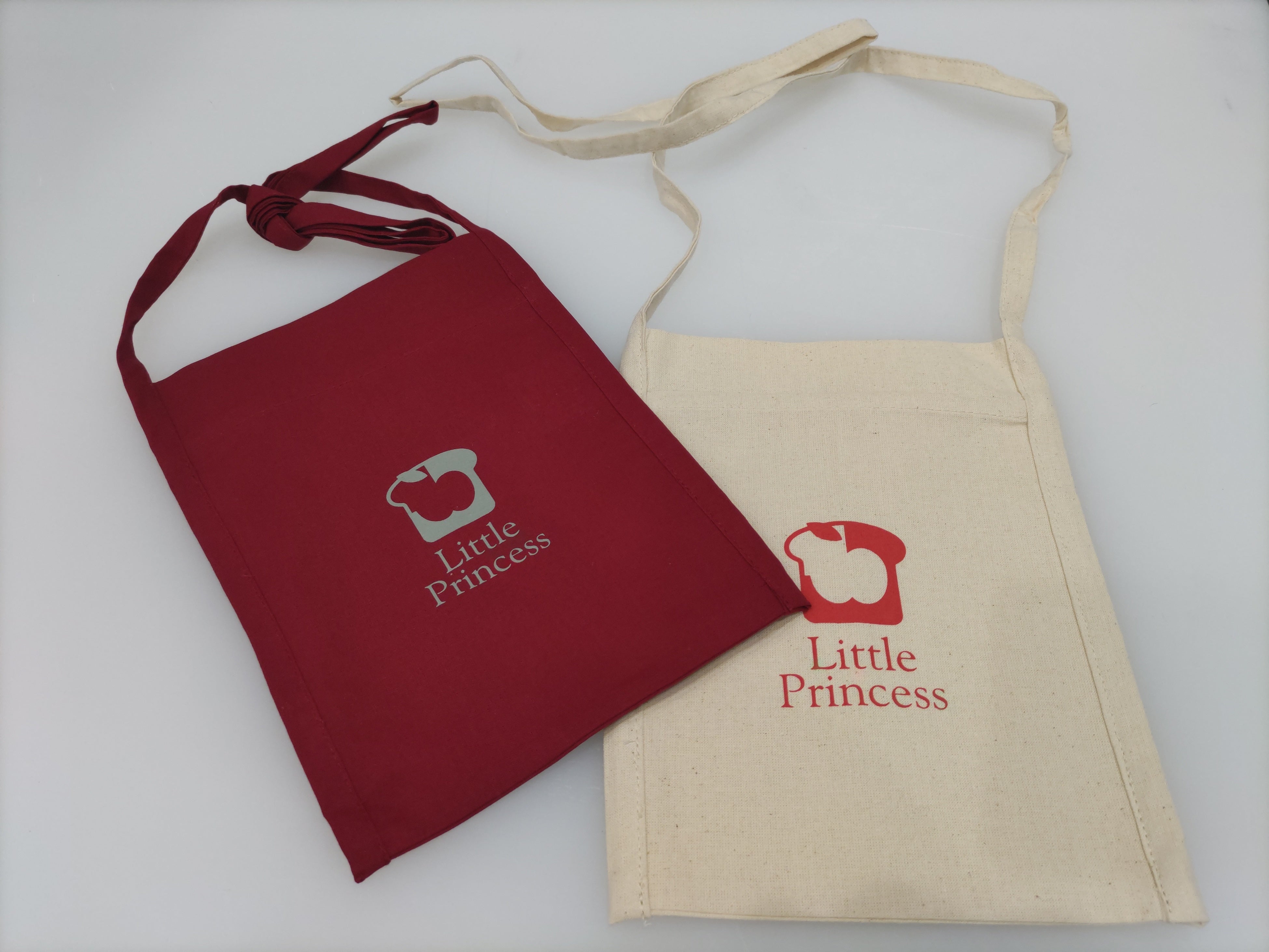 サコッシュ赤・白