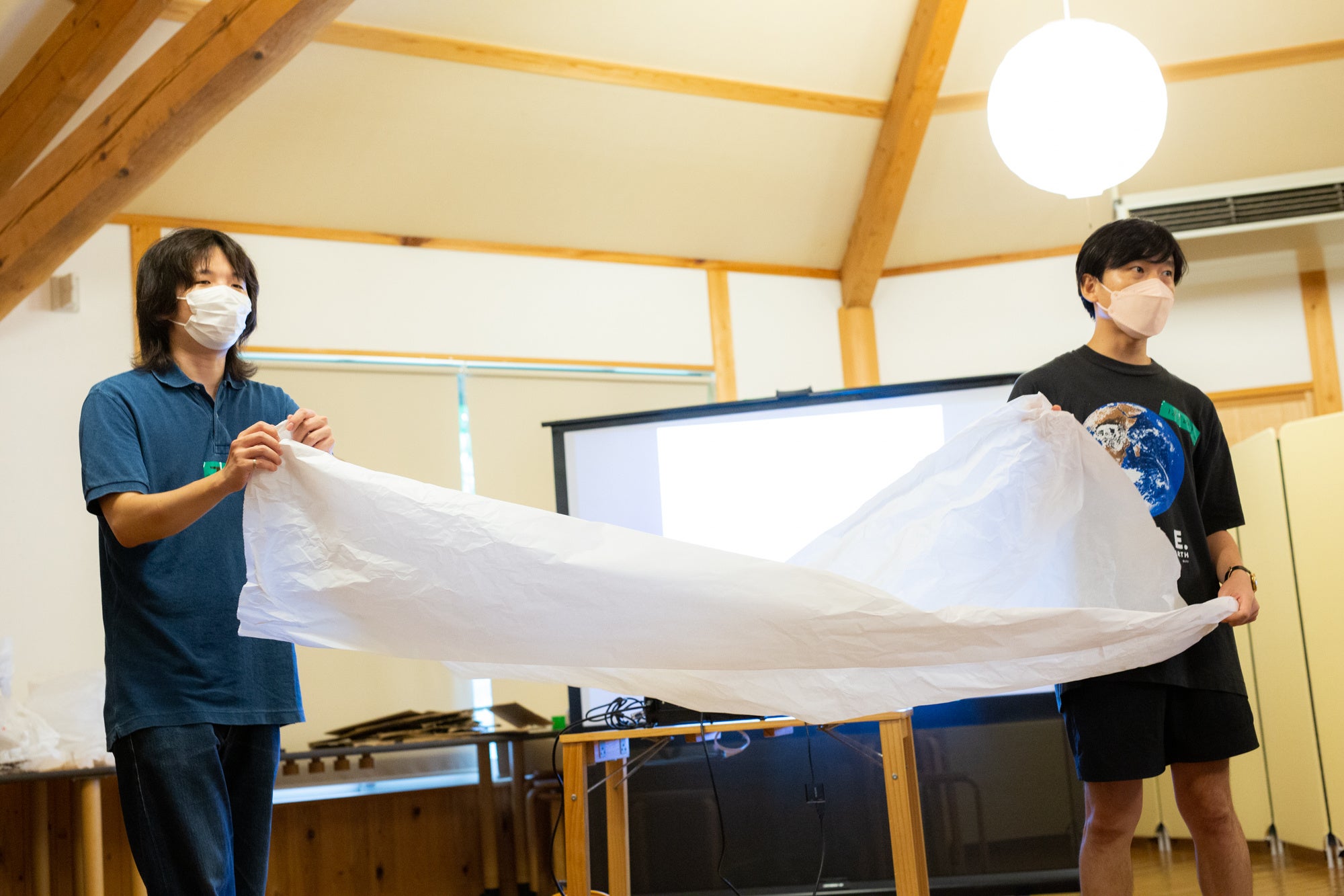 『劇場をつくるラボ』ワークショップ（撮影：南阿沙美）