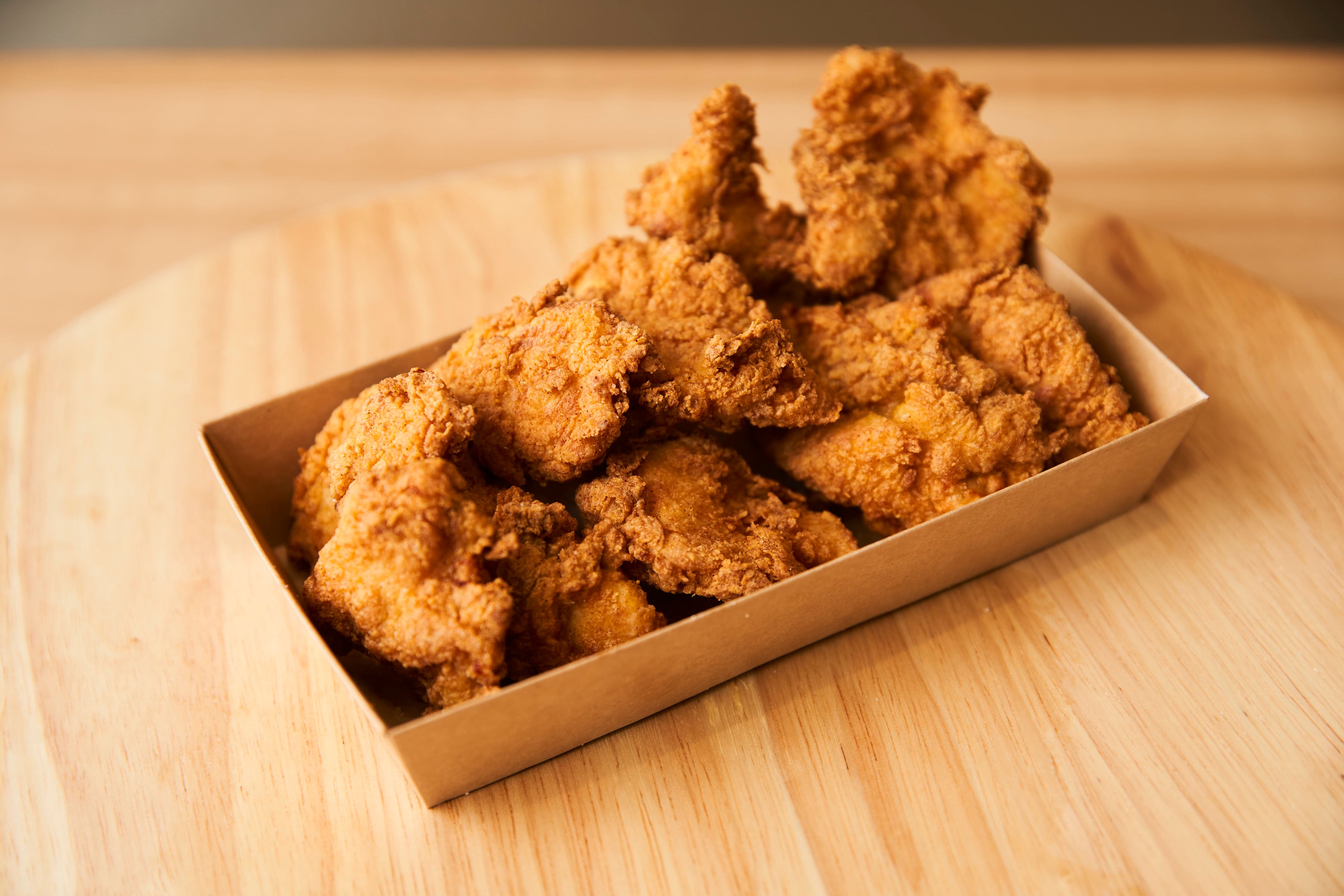 「自家製チキンバイツ　レギュラーサイズ（10p）」