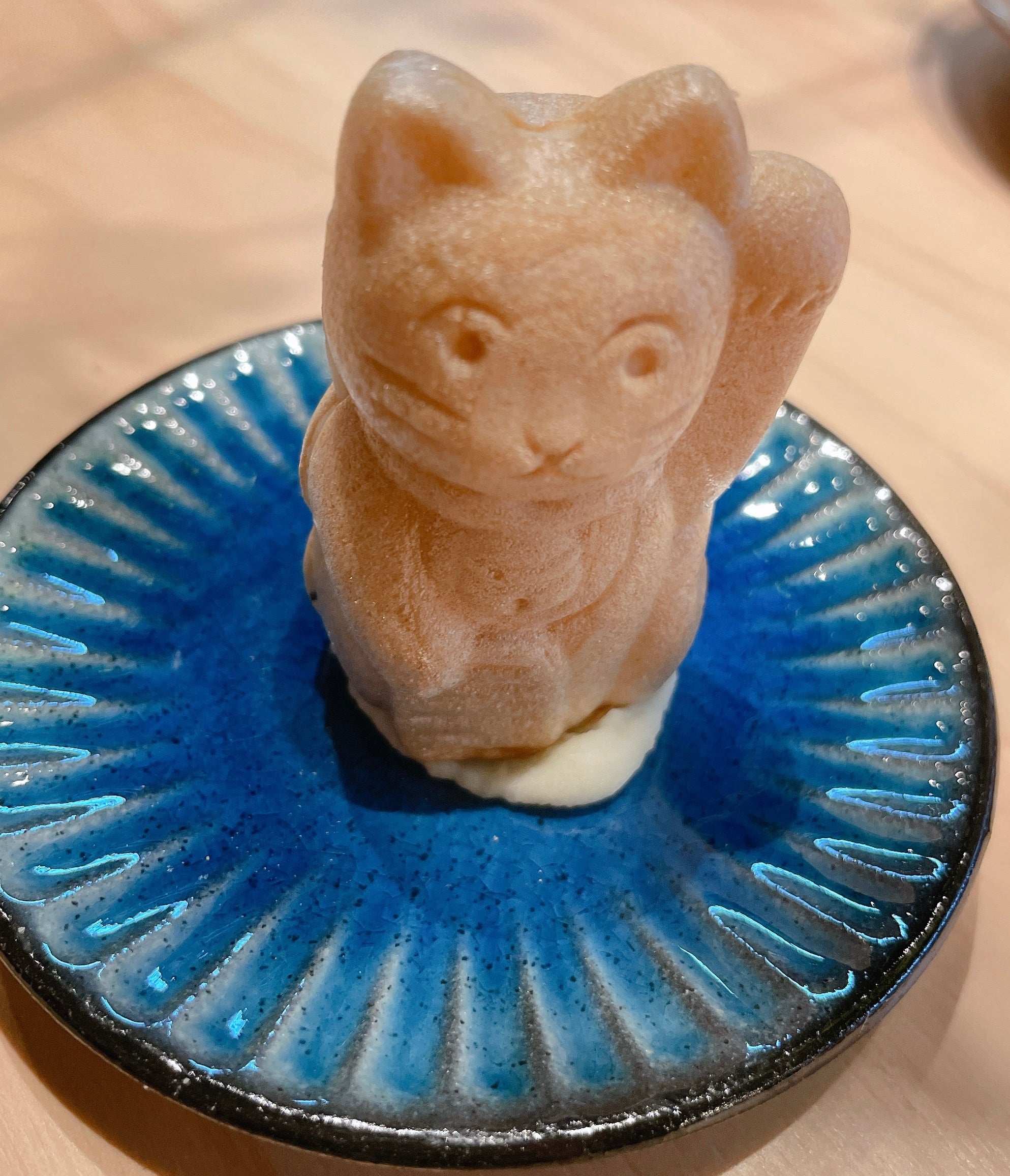 招き猫の最中が特徴的なポテトサラダ