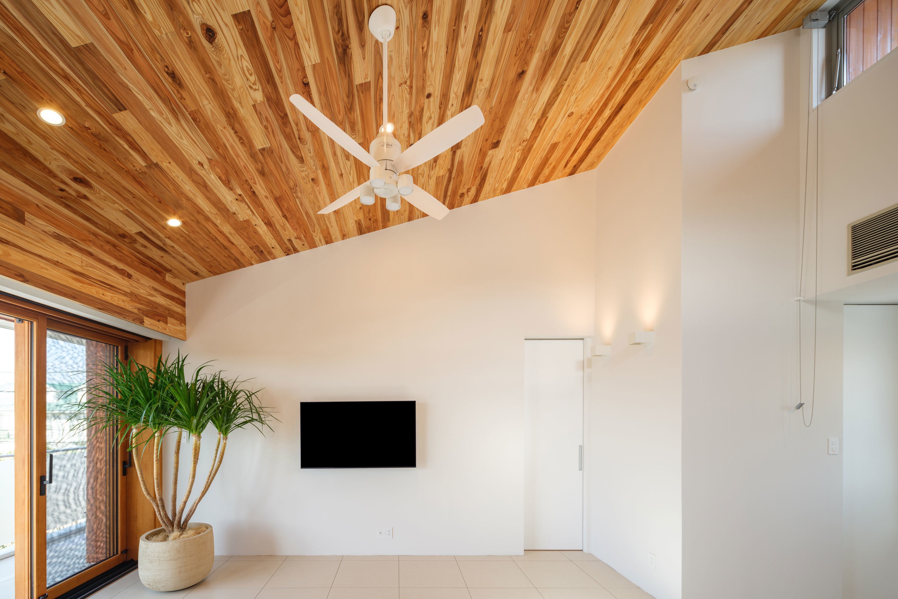 Resort & GARAGE 2階居住スペース