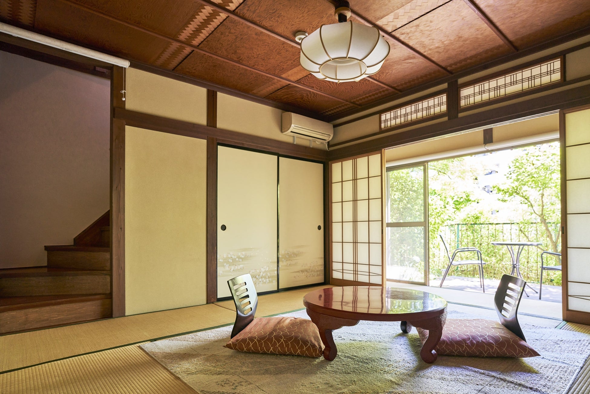 大正11年建設「山ざくら」(定員1〜4名/和室二間・メゾネットタイプ/日本庭園付)