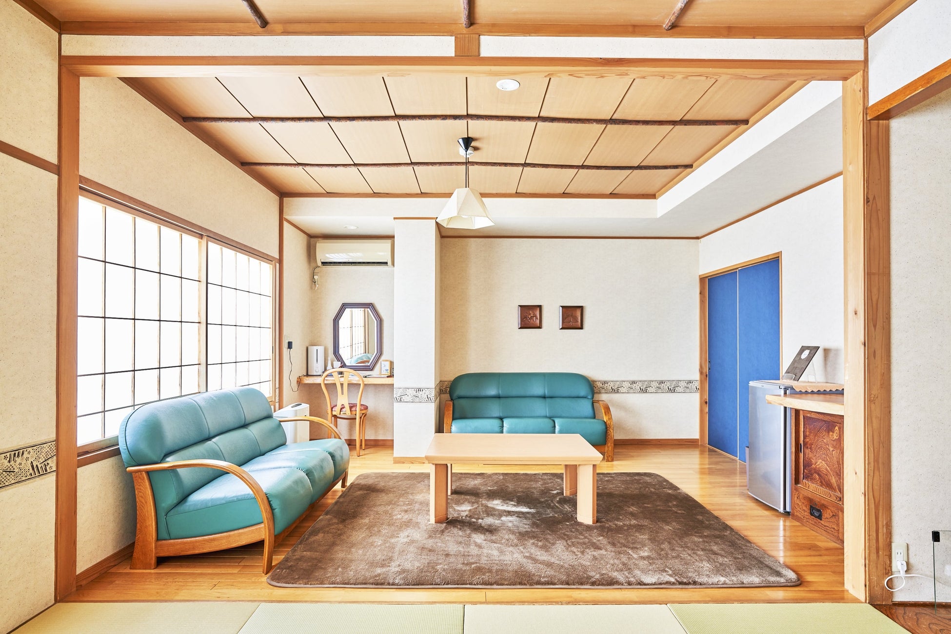 昭和47年建設「山ぼうし」(定員1〜6名/和室二間と洋室一間/シャワー付/真空管アンプ設置)
