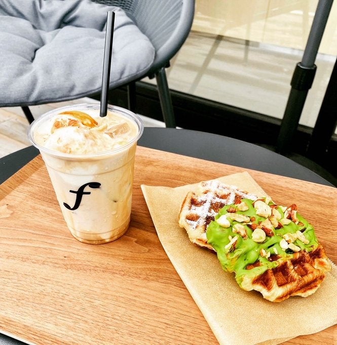大人気クロッフル（チョコ抹茶）は土日限定。ぜひお試しください