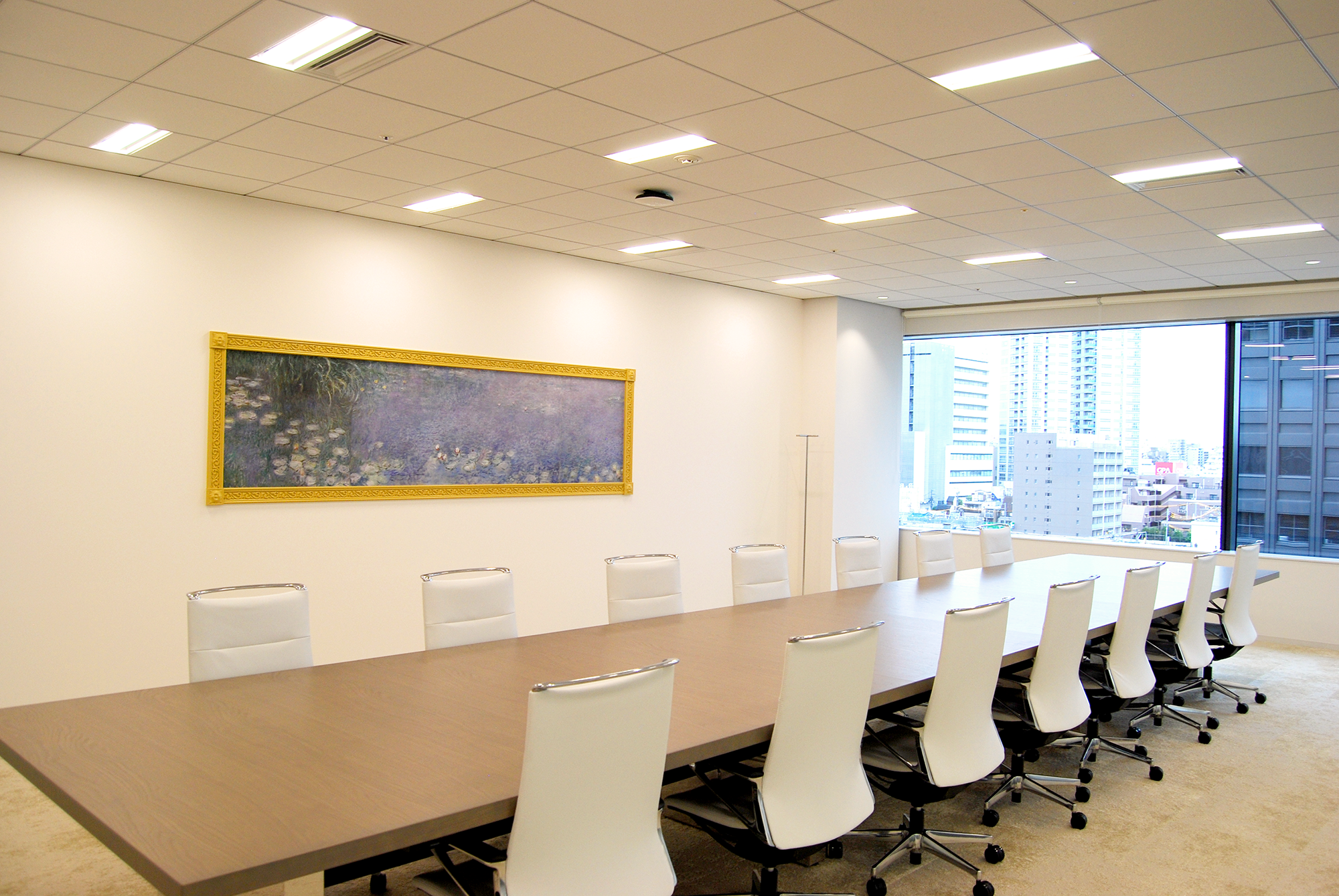 鈴茂器工　中野本社　会議室