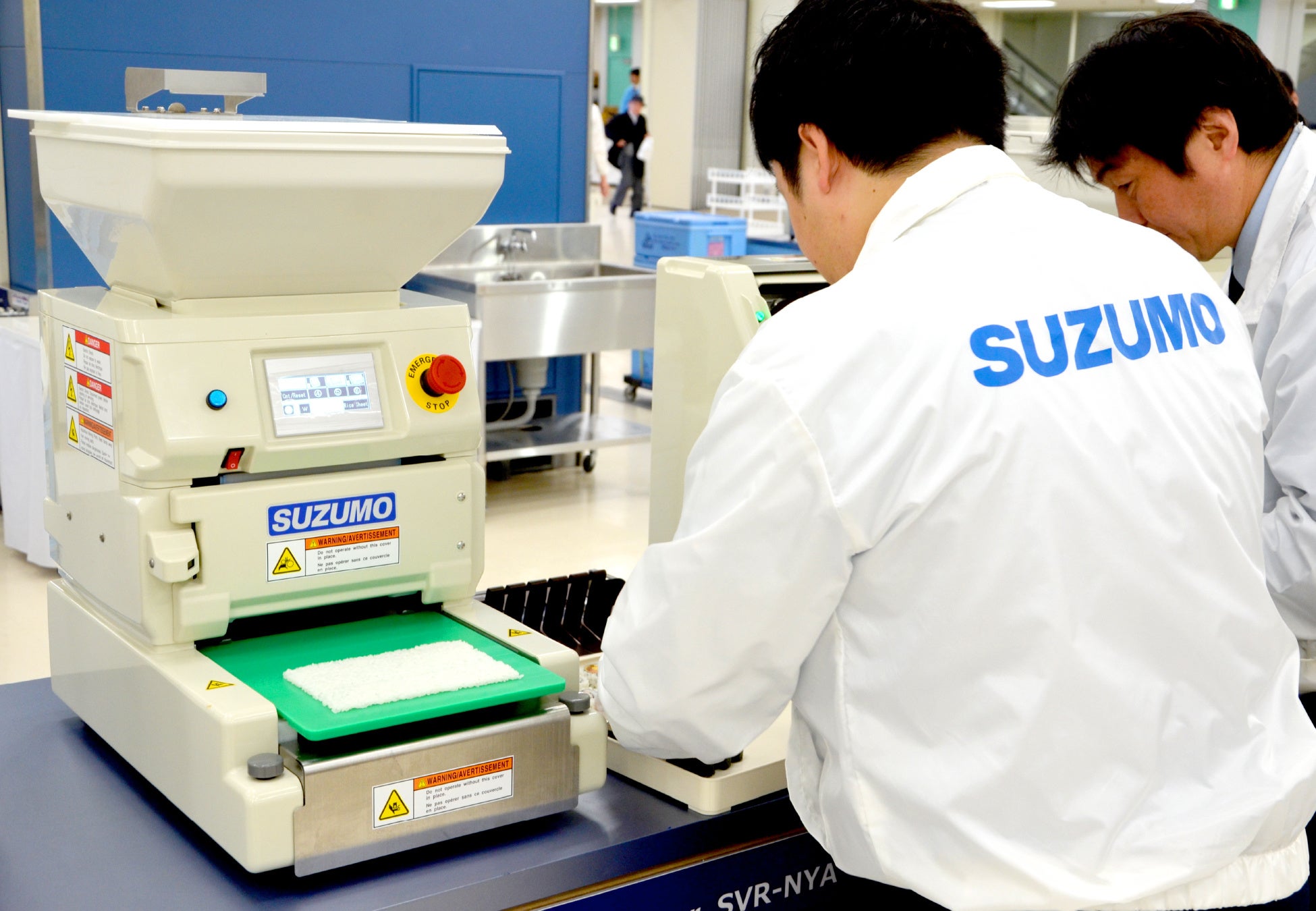 製品のデモンストレーション