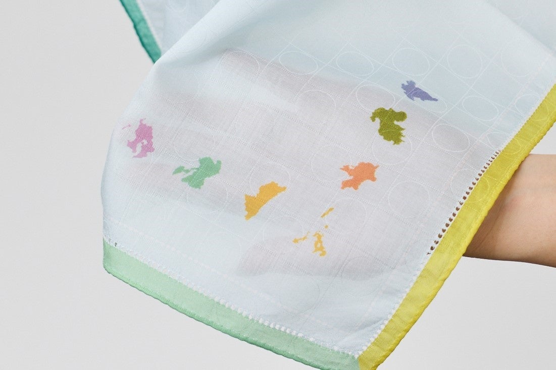 ▲九州7県のシルエットをデザイン （左より）鹿児島県（さつまいも）、熊本県（阿蘇山）、 宮崎県（マンゴー）、長崎県（カステラ）、福岡県（めんたいこ）、 大分県（かぼす）、佐賀県（海苔）　※かっこ内は色のモチーフ