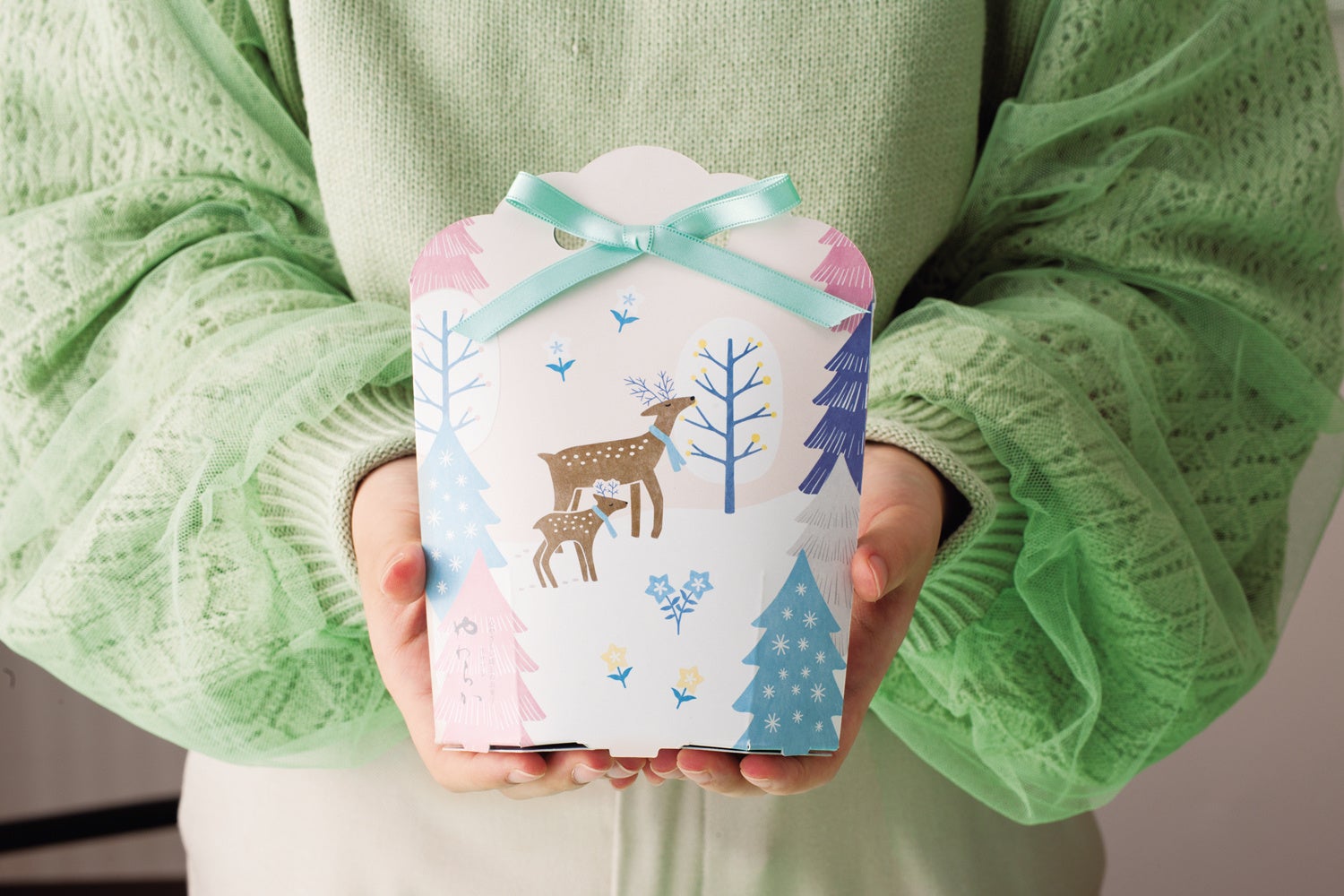 「冬の森とやわらかの木」