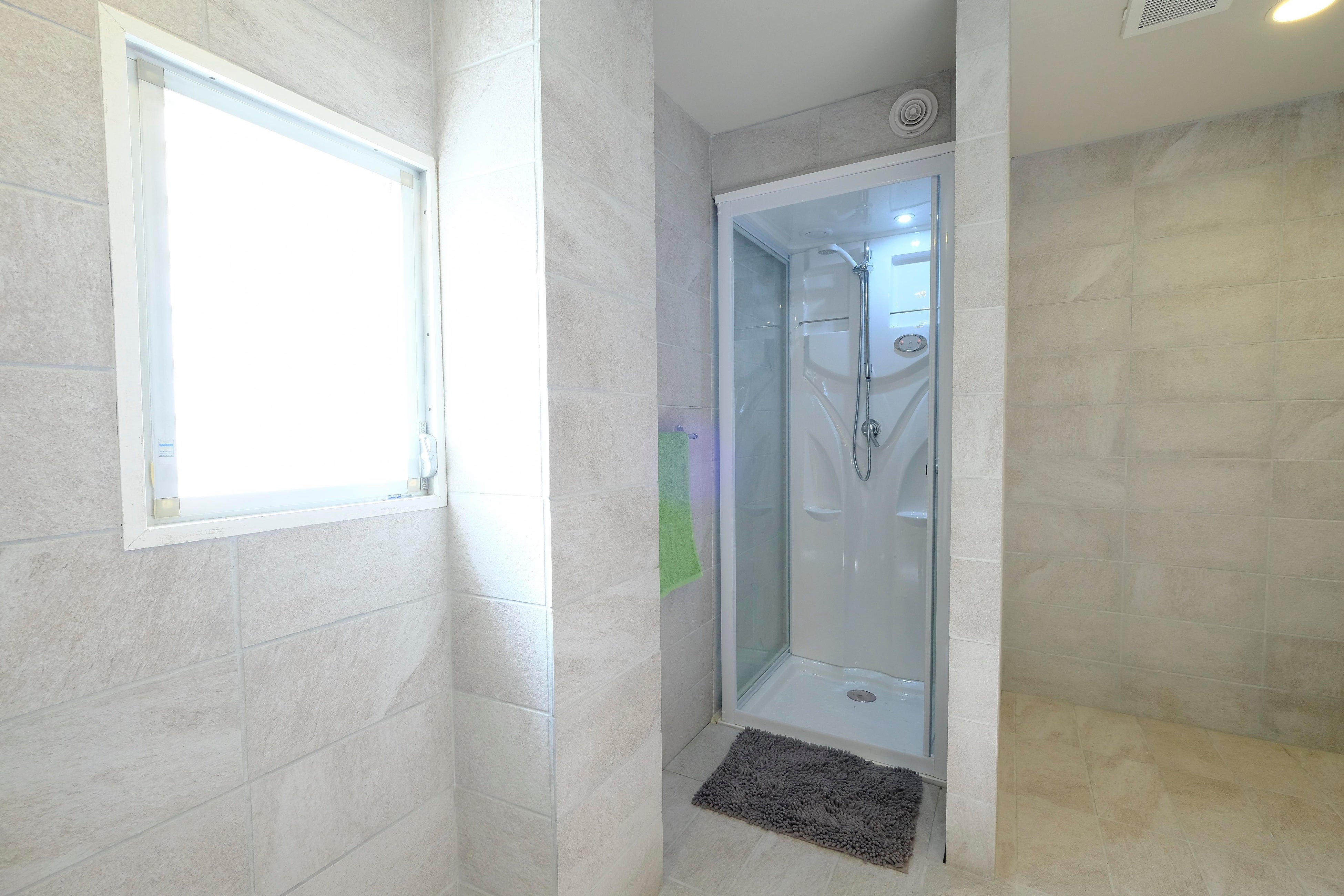 360ジム 内観 シャワールーム