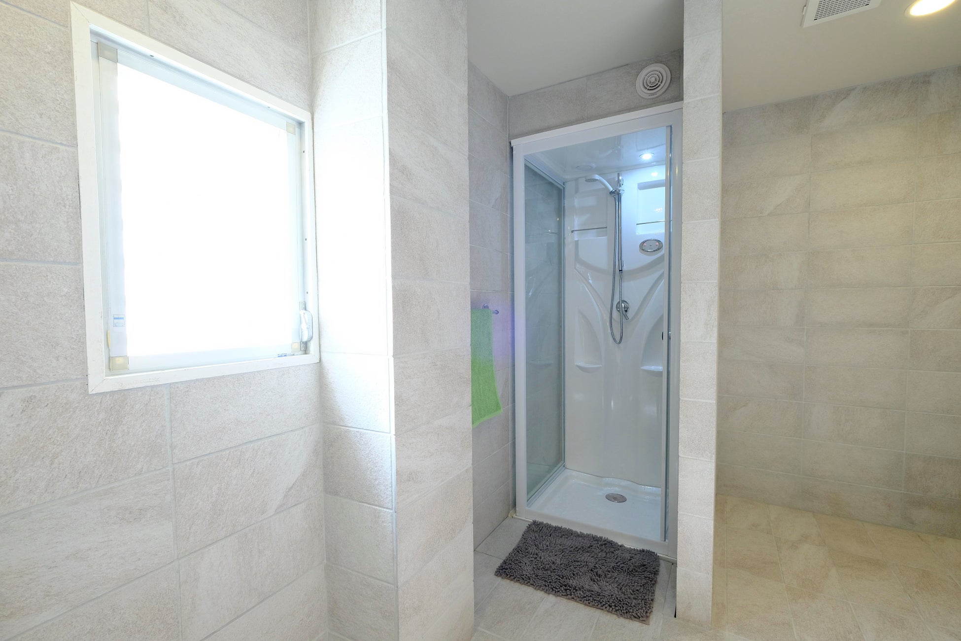 360ジム 内観 シャワールーム