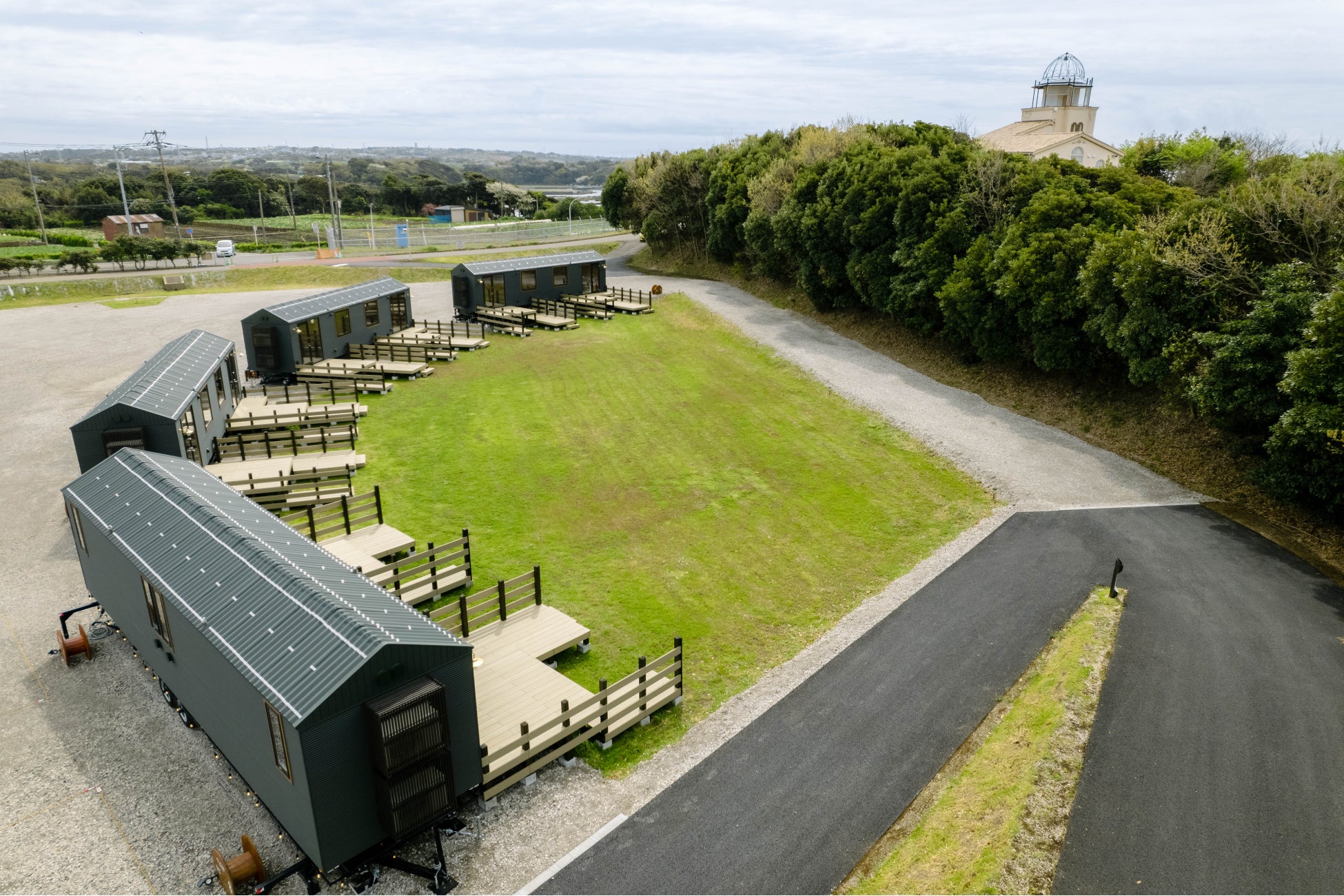森のキャビン 全景