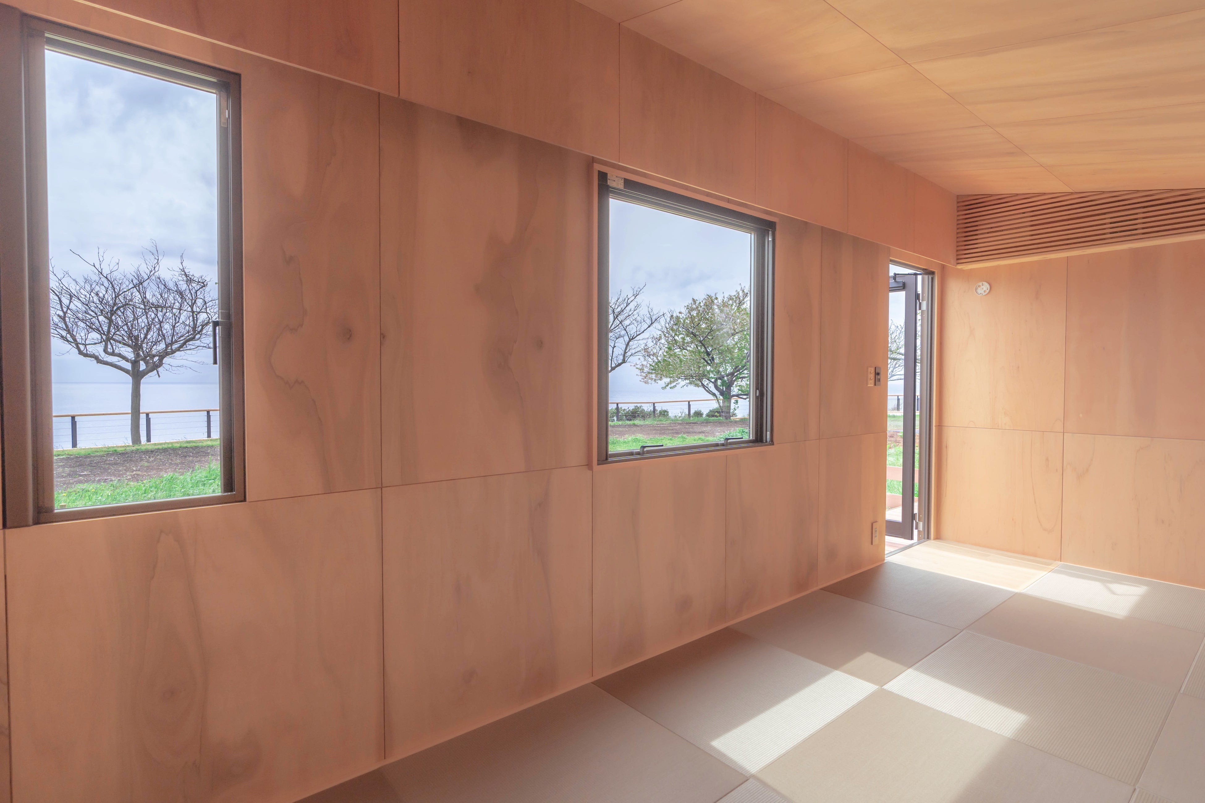 海のキャビン　内観