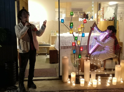 優しい光と音楽がお出迎え。