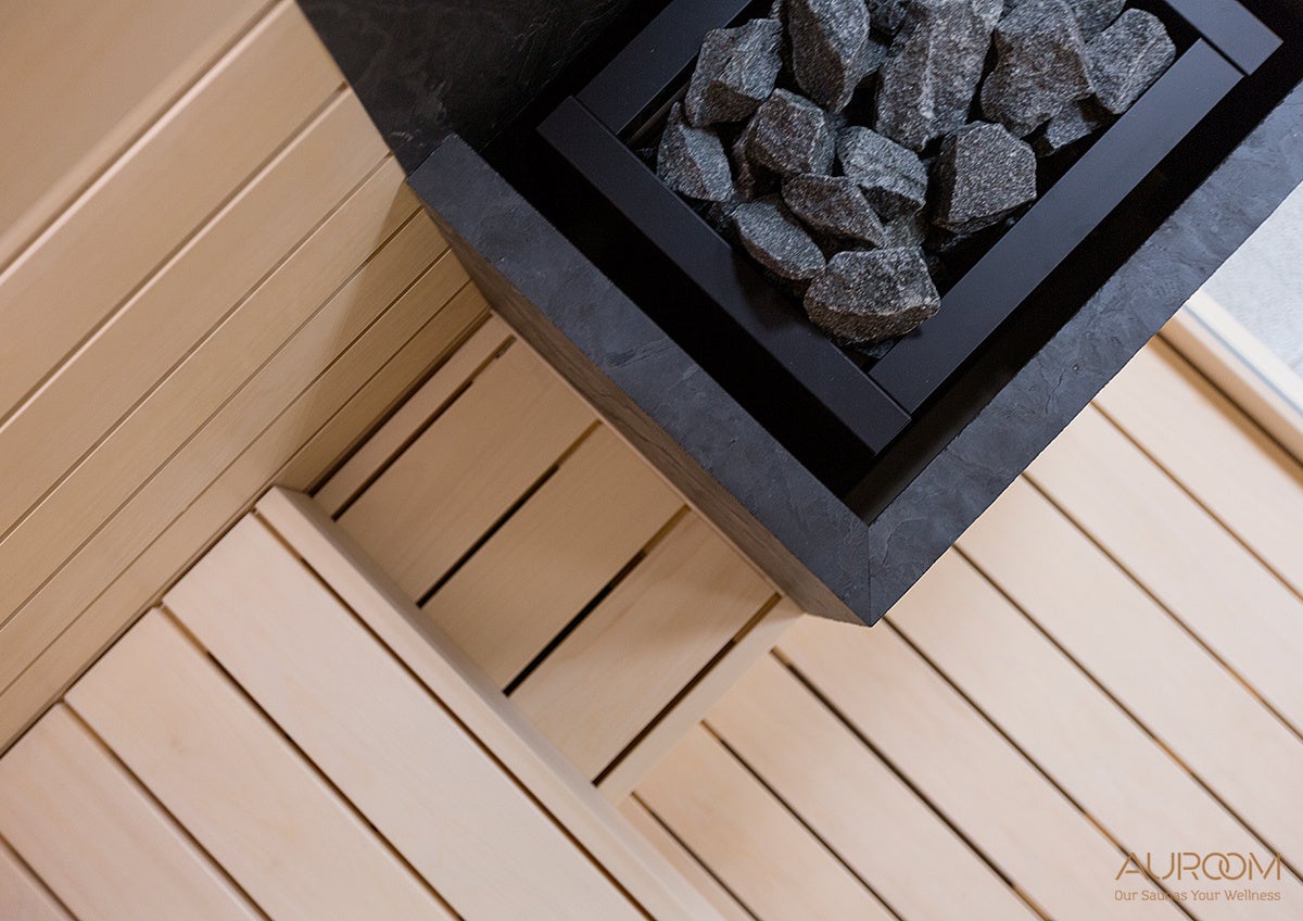 Lumina Off-Whiteモデル 内装 ベンチには専用の保護剤を塗布しており、メンテナンスの手間を大きく削減