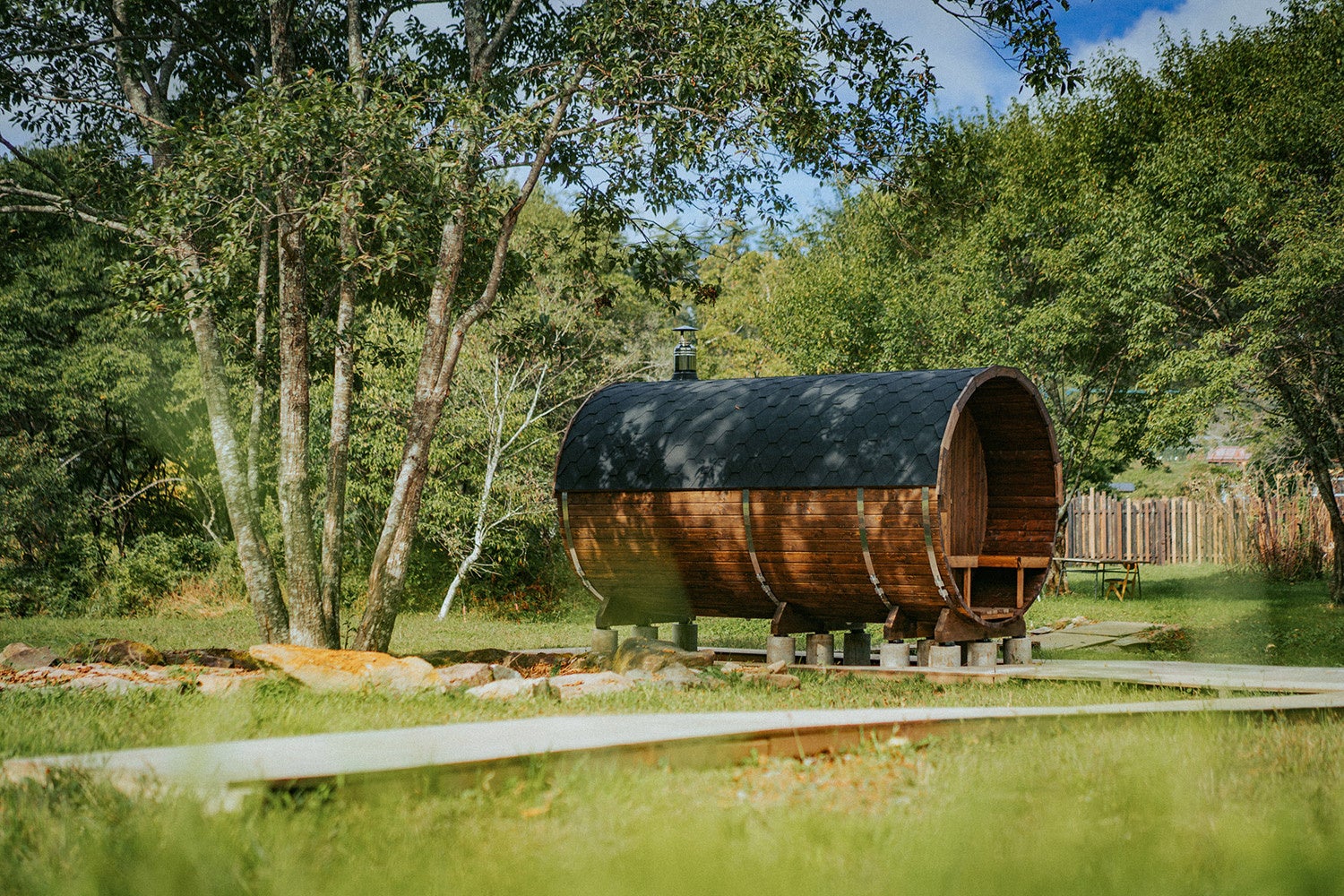 藤森慎吾氏のサウナ村で導入いただいたバレルサウナ