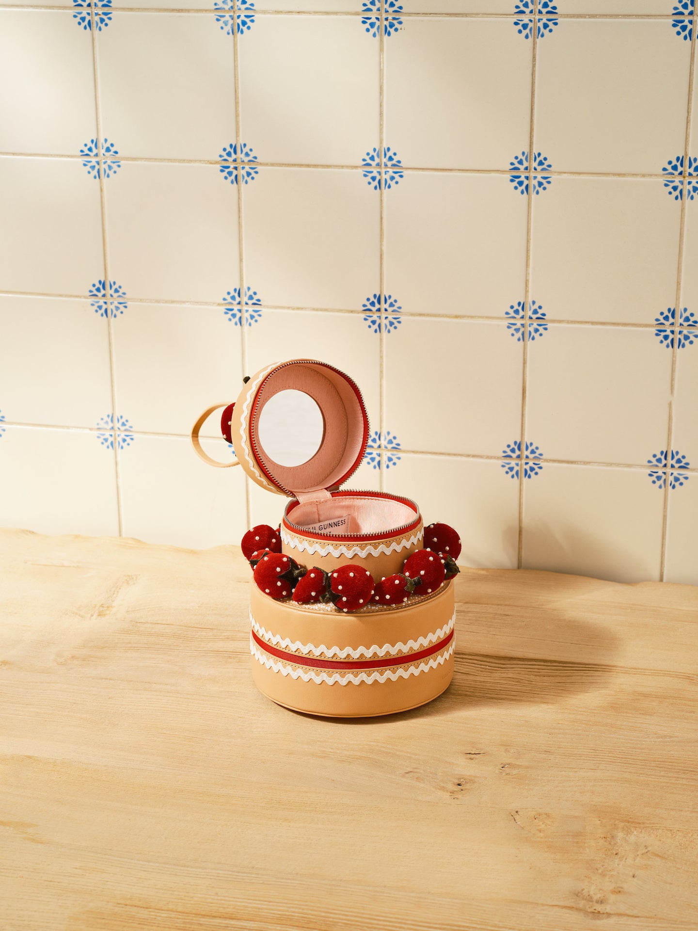 VICTORIA SPONGE CLUTCH（ナチュラル）￥70,000