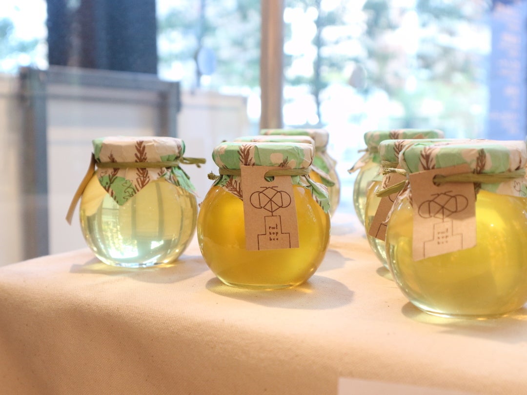 無添加のハチミツ『やさしい革命』を1日限定販売 大160ｇ ¥1,300 小100g ￥900