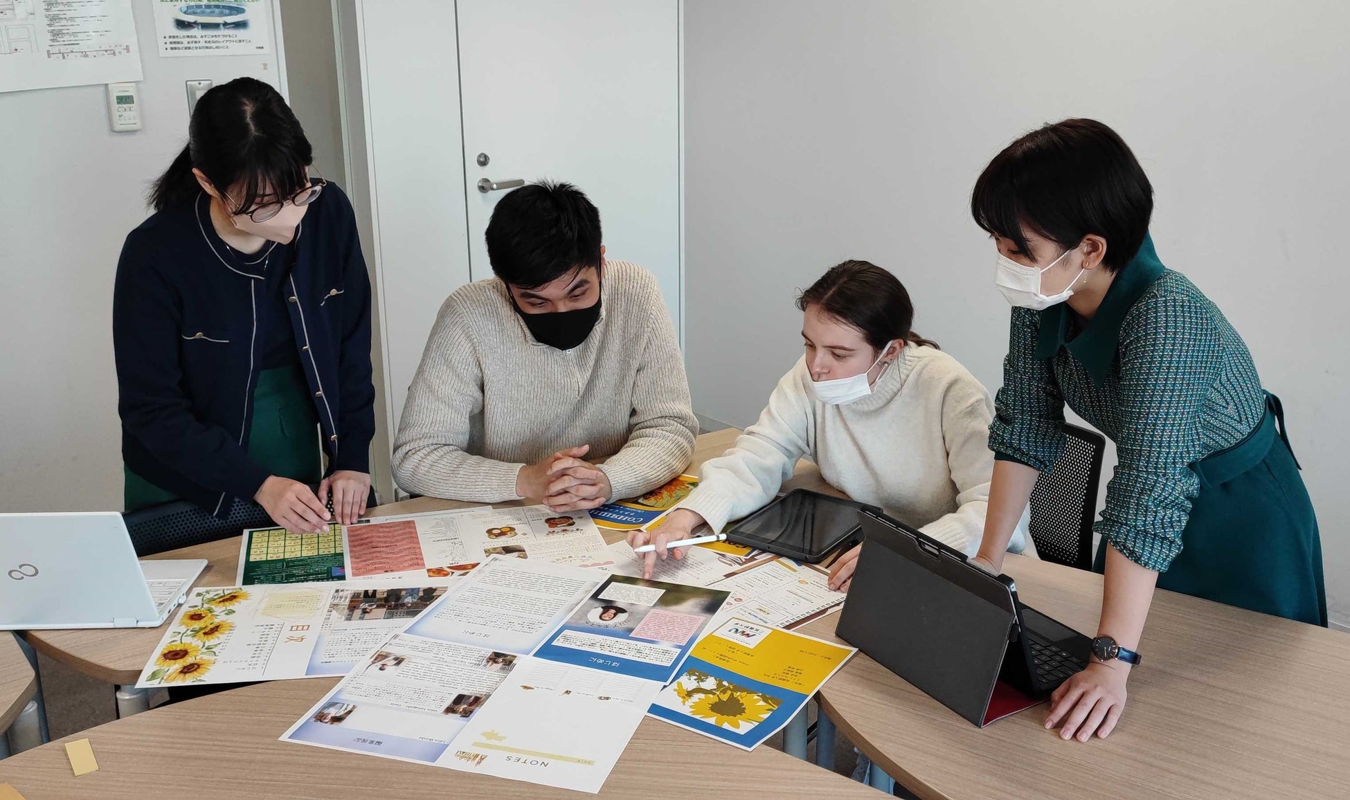 パンフレット制作時の様子