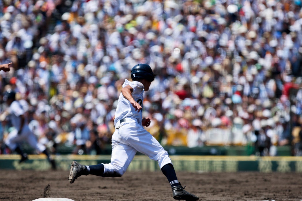 3年前の2020年5月20日、戦後初めて夏の甲子園大会が新型コロナウイルス感染症で中止となり、元高校球児の夢は打ち砕かれた(photo by PIXTA)