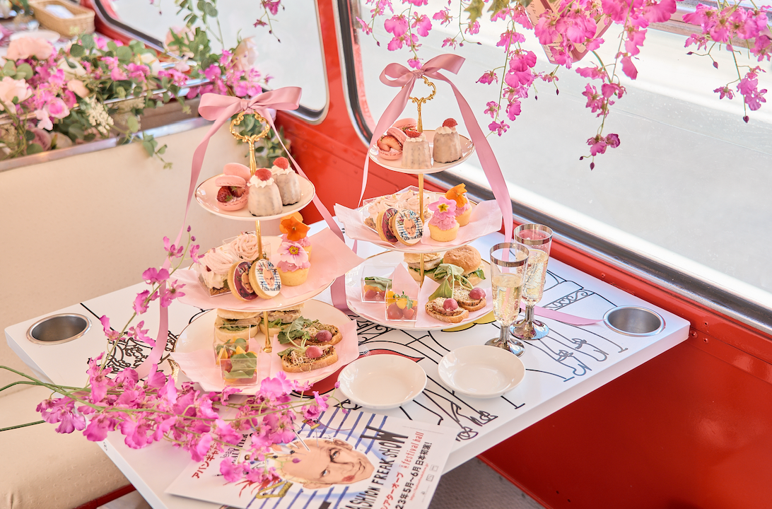 「ジャンポール・ゴルチエ」の世界観を味わえる！ロンドンバスでのアフタヌーンティーツアーがスタート！-『ファッション・フリーク・ショー』とのコラボも必見！