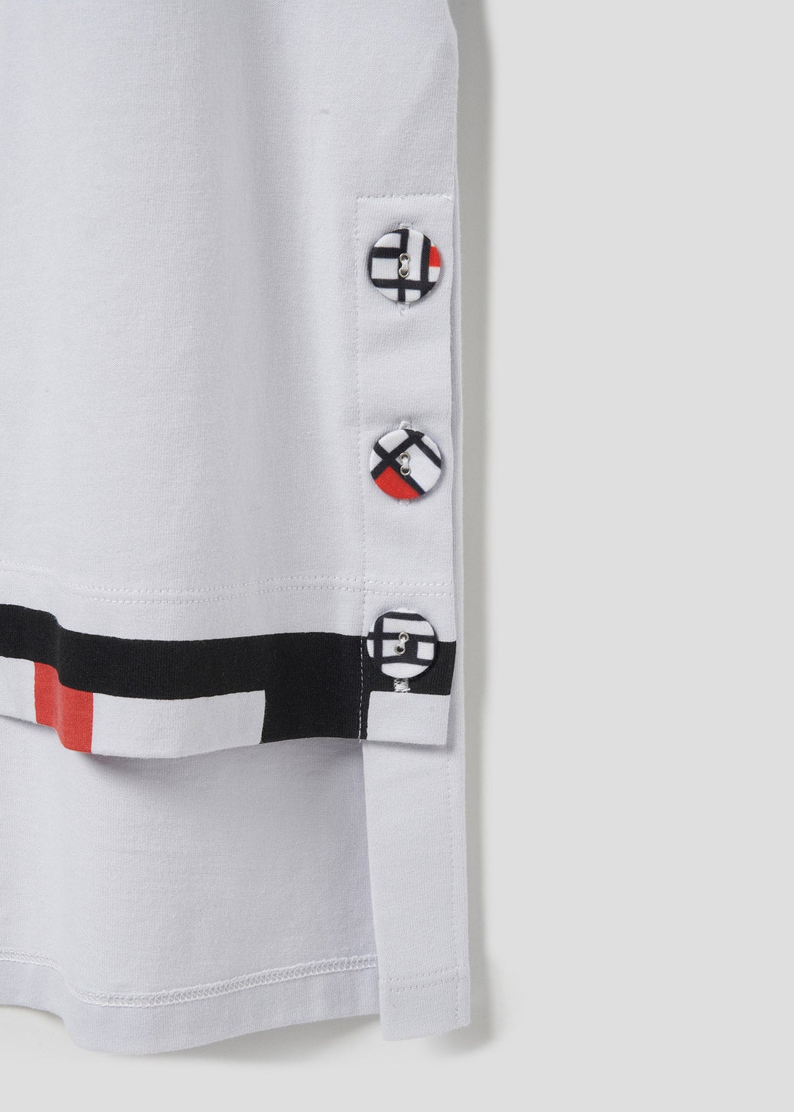 サイドスリットTシャツ　ボタン