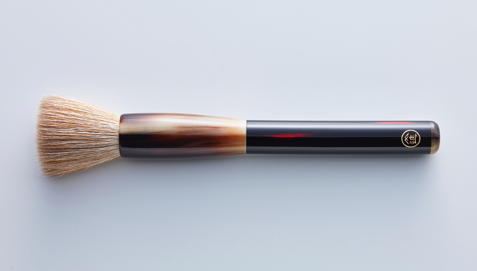 皇室からも認められた約100年の歴史を持つ文進堂畑製筆所。日本初 伝統