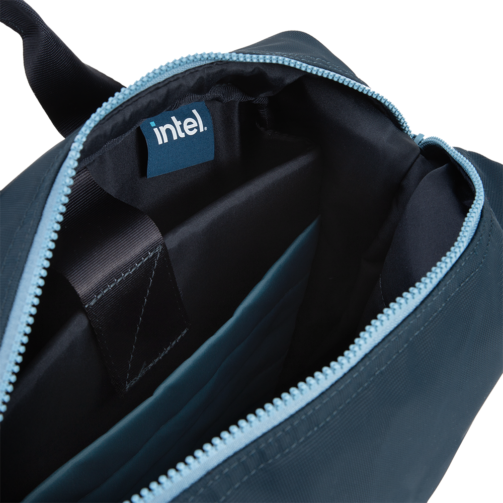 ノートパソコン専用スリーブ付きインテル® バックパック 内側