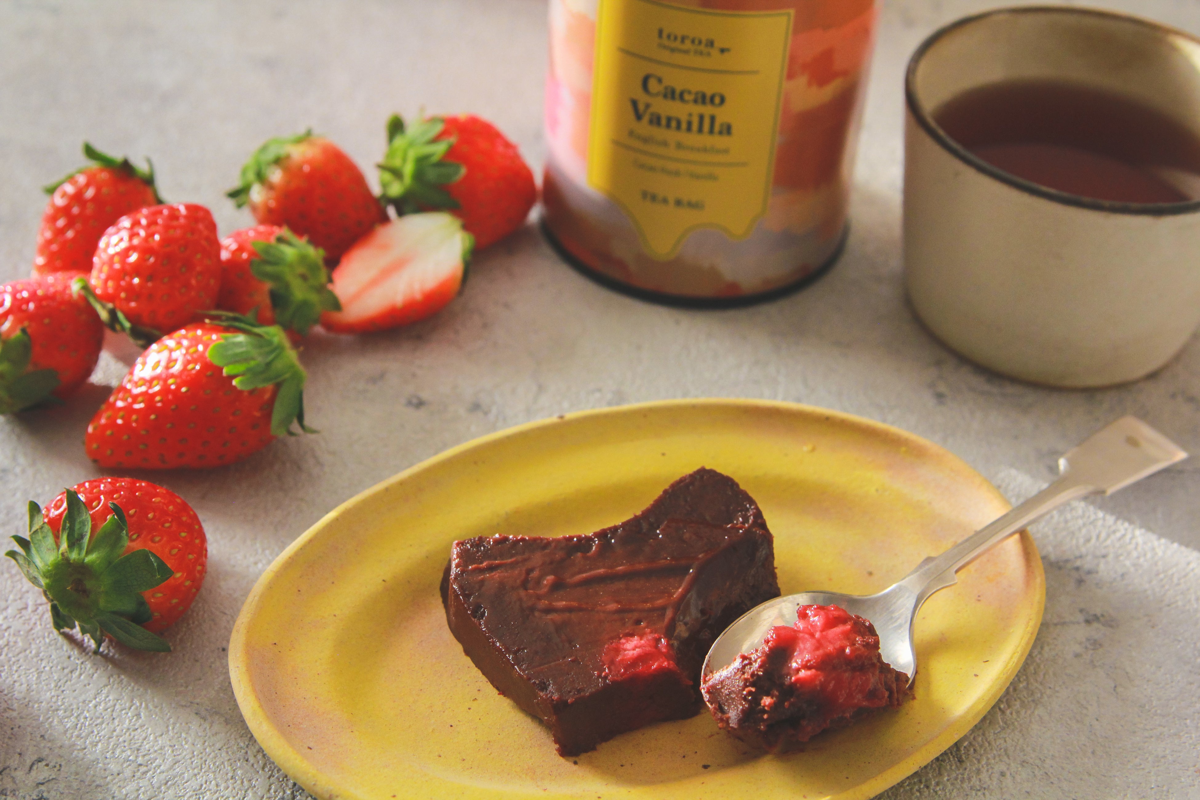 極濃いちごとろ生ガトーショコラ