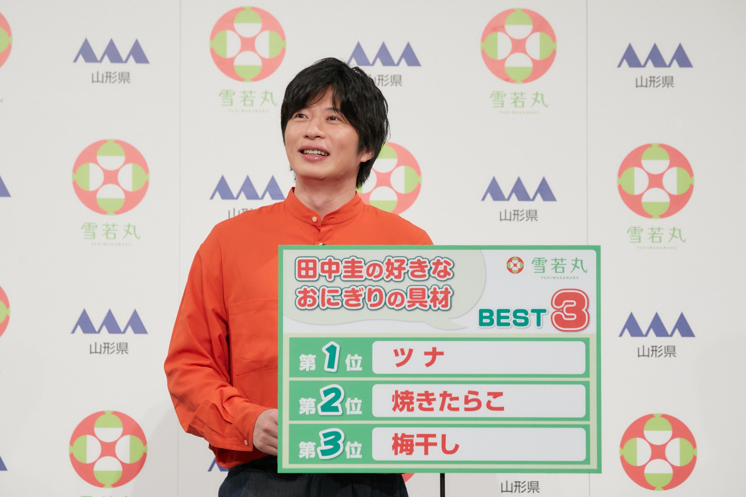 トークセッション②（おにぎりの好きな具を答える様子）