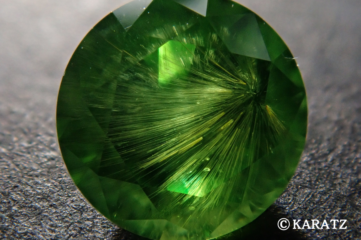 ロシア産デマントイドガーネット